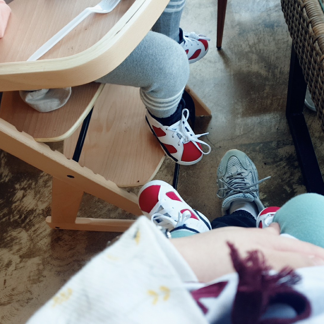 (TD) Jordan 6 Retro Carmine 2021, Adidas Yeezy Boost 700 V2 Inertia 착용 스타일 - 2