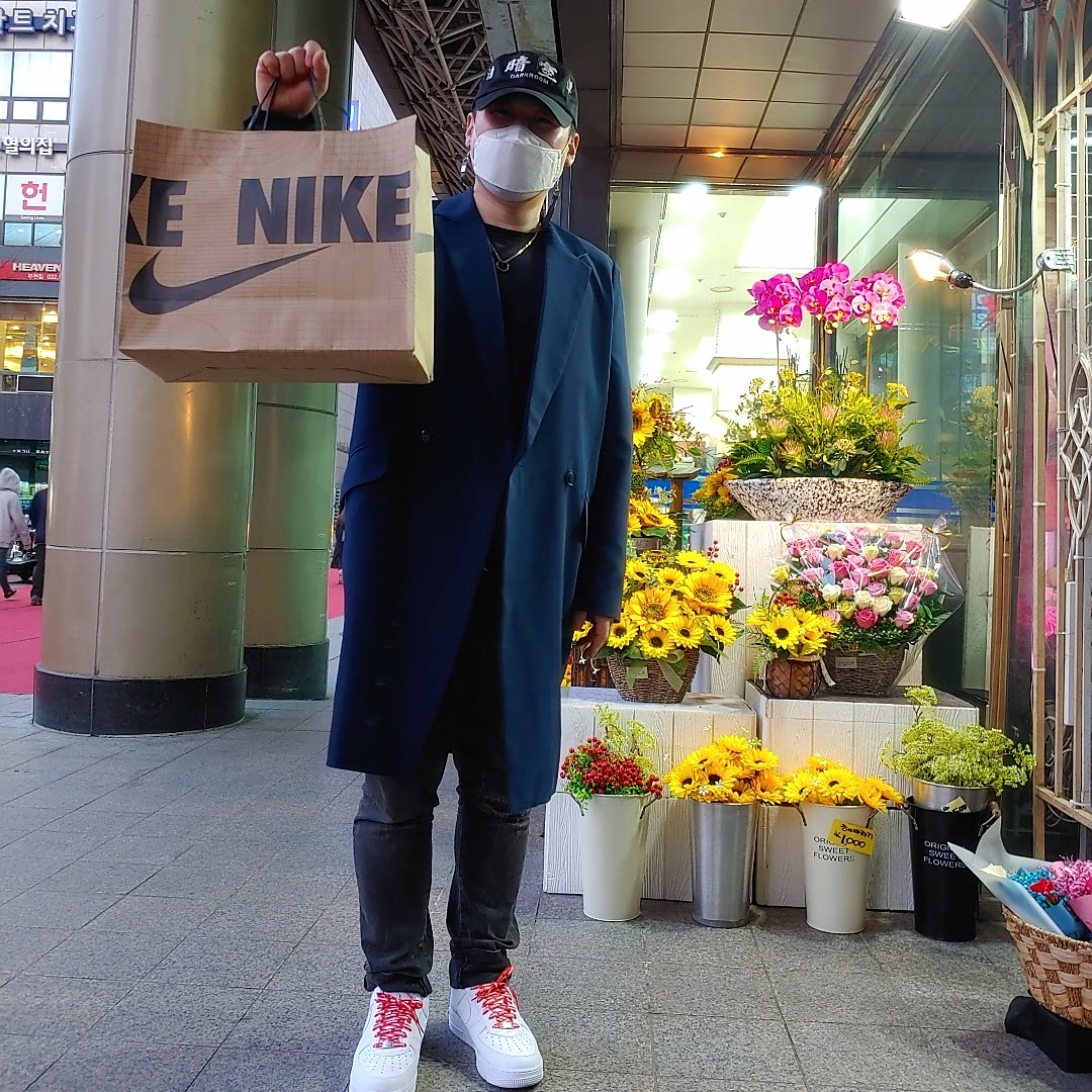 Nike x Supreme Air Force 1 Low White 착용 스타일