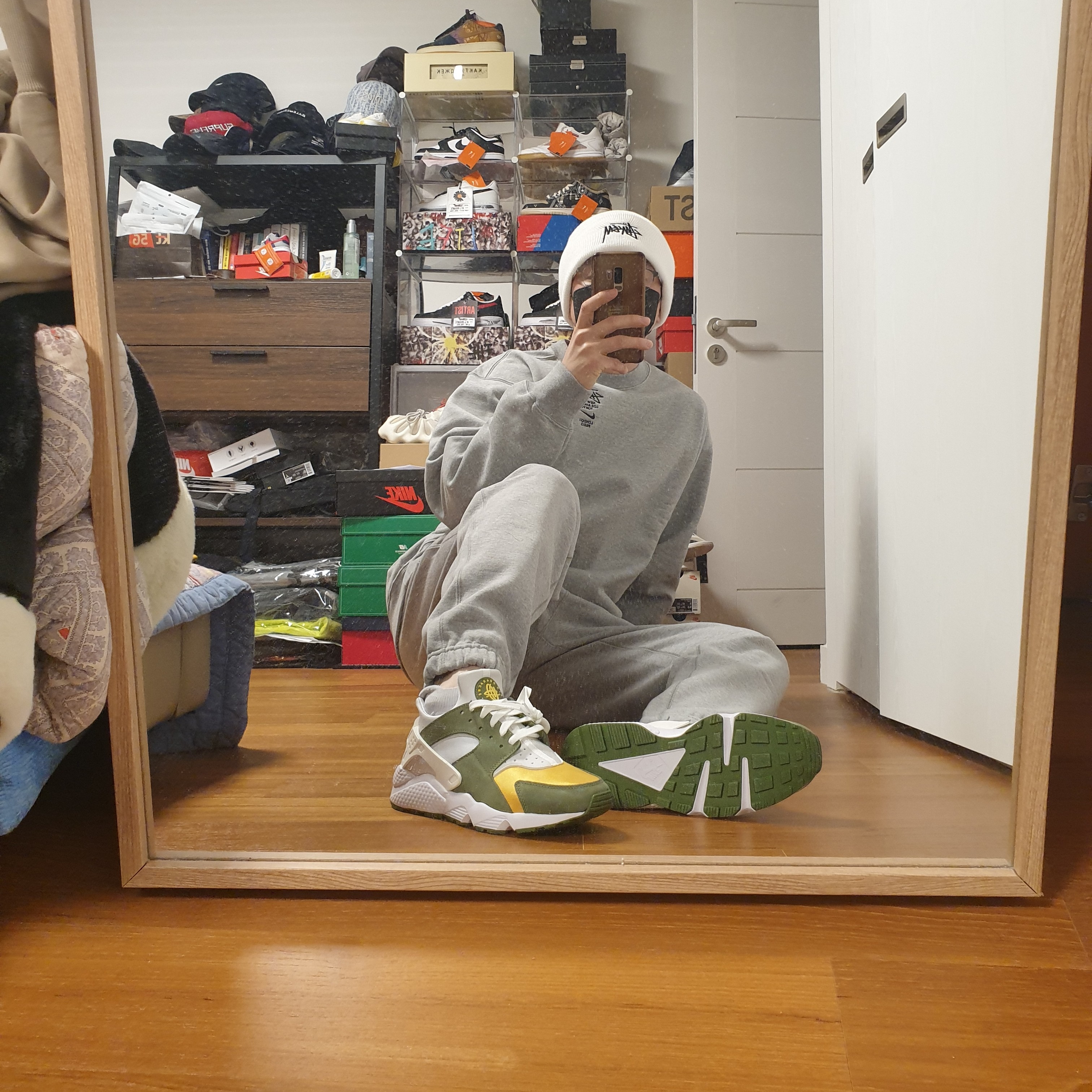 Nike x Stussy NRG ZR Fleece Crewneck Heather Grey - US/EU, Nike x Stussy Air Huarache LE Dark Olive 착용 스타일 - 3