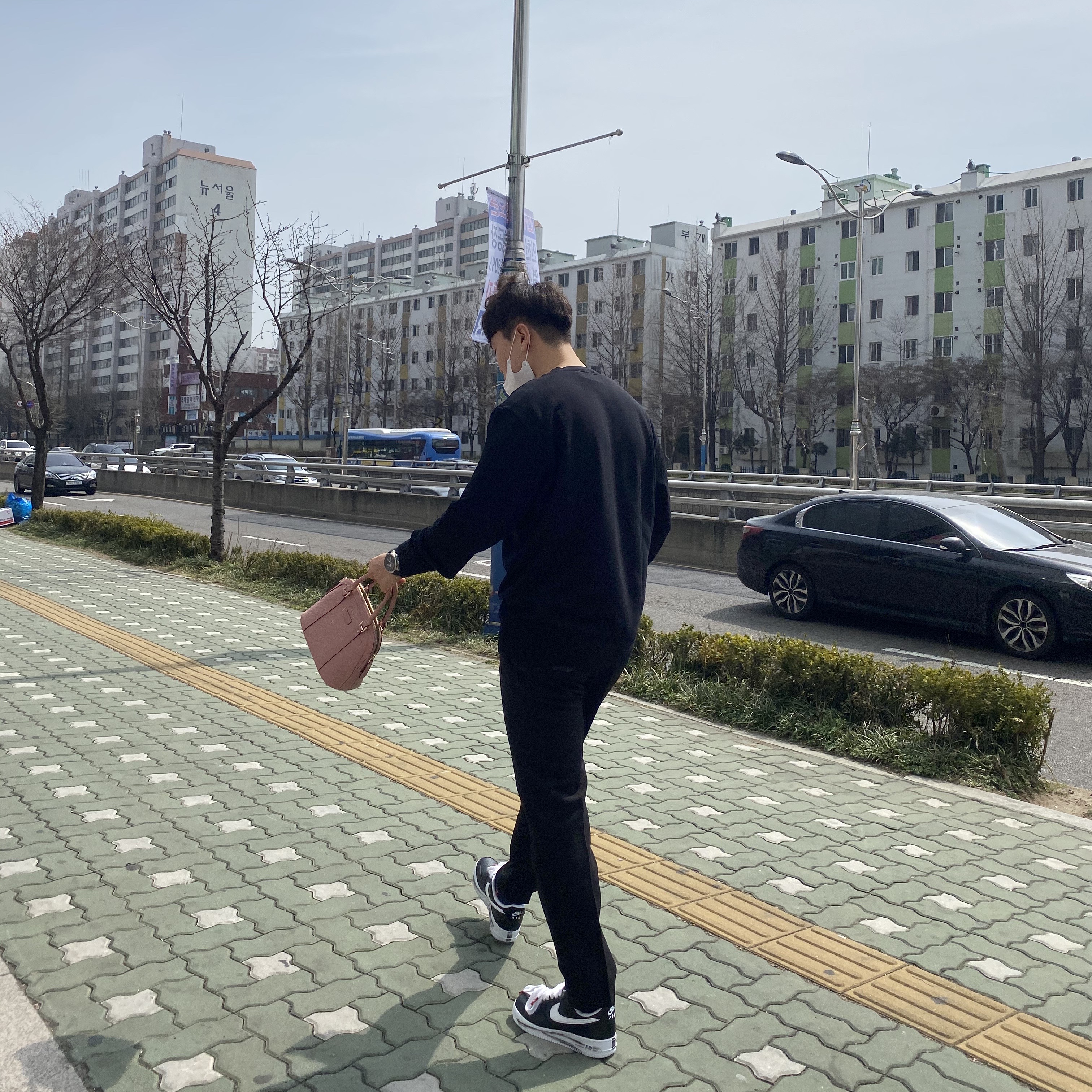 Nike x Peaceminusone Air Force 1 Low Para-Noise 착용 스타일