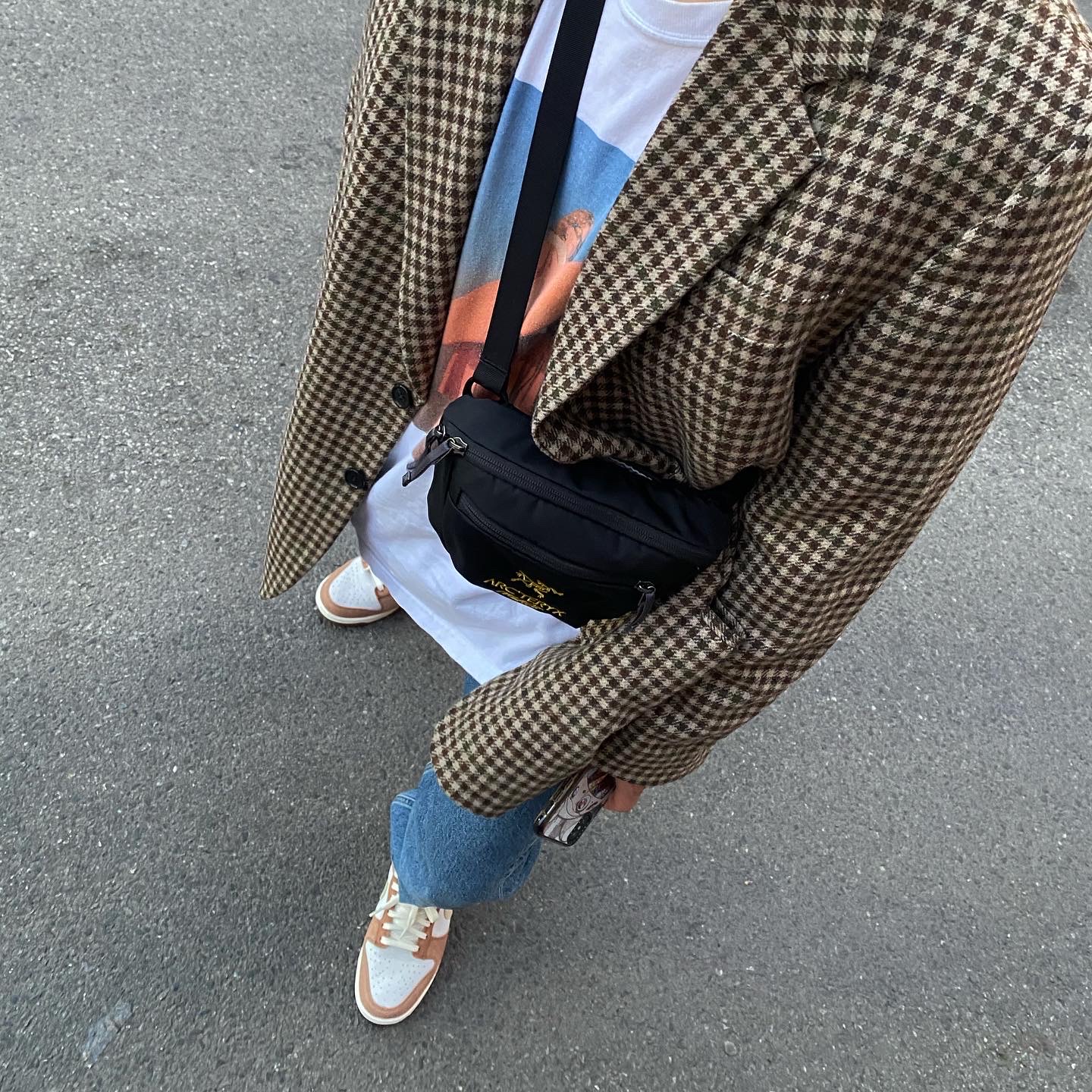 Nike Dunk Low Pro Premium Medium Curry, Palace x Arc'teryx Mantis 1 Waistpack - 20FW 착용 스타일 - 2