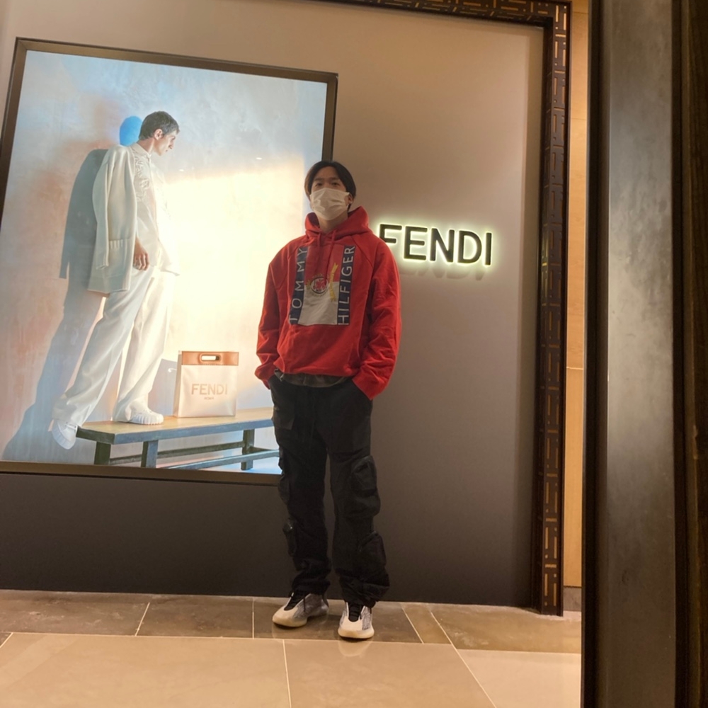 Adidas Yeezy QNTM Lifestyle 착용 스타일