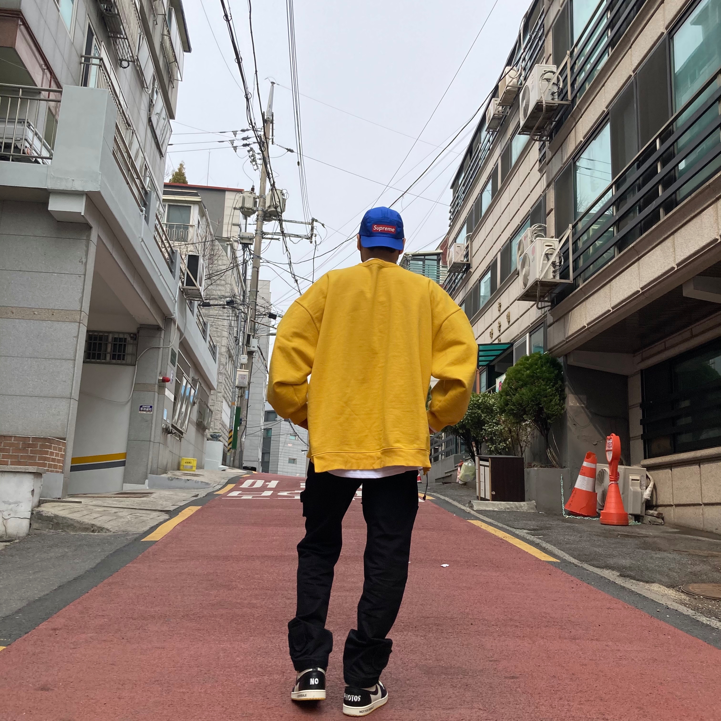 Supreme Inset Logo Camp Cap Royal - 20FW, Jordan 1 Retro High Not for Resale Varsity Maize 착용 스타일 - 2