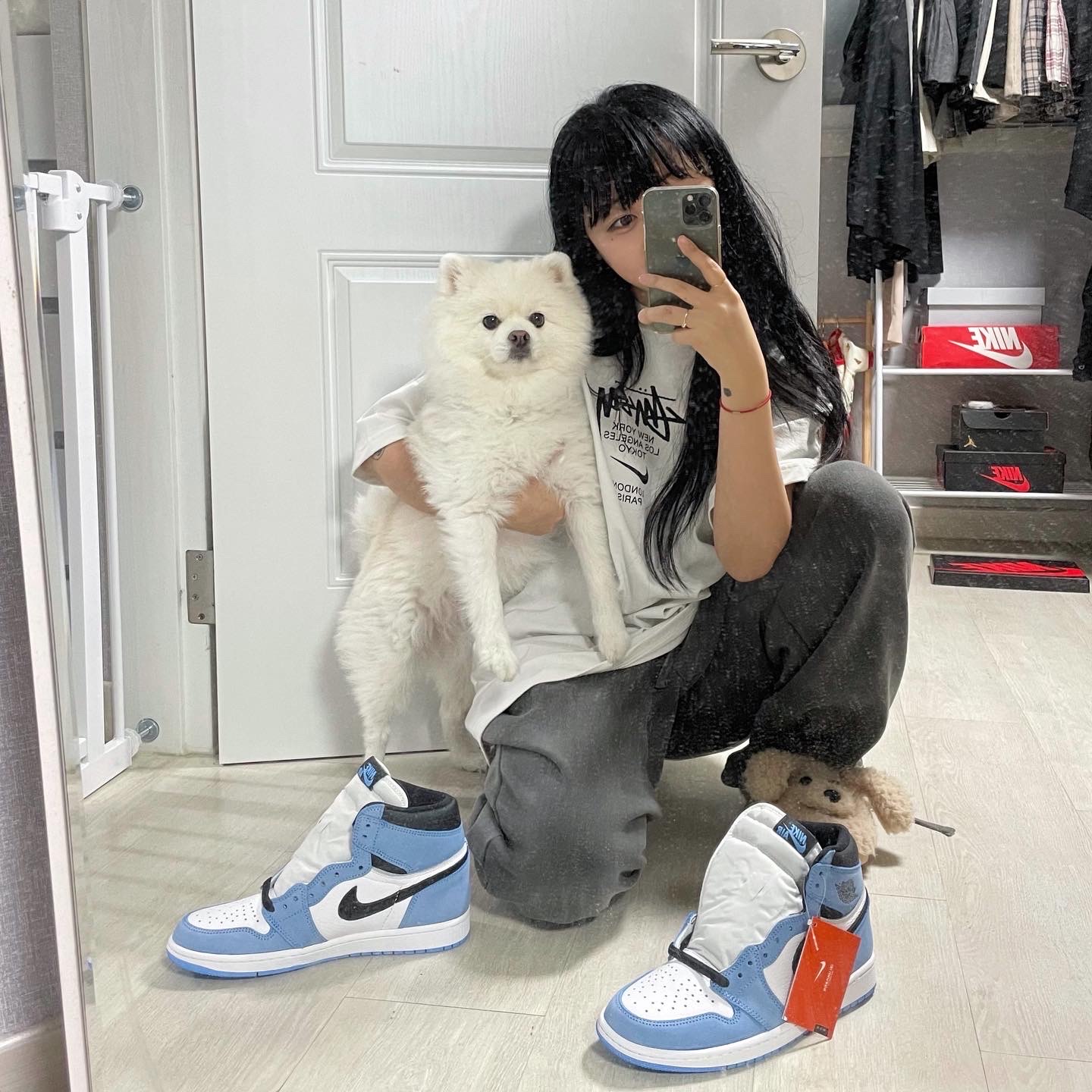 Jordan 1 Retro High OG University Blue, Nike x Stussy WT T-Shirt White - US/EU 착용 스타일 - 3