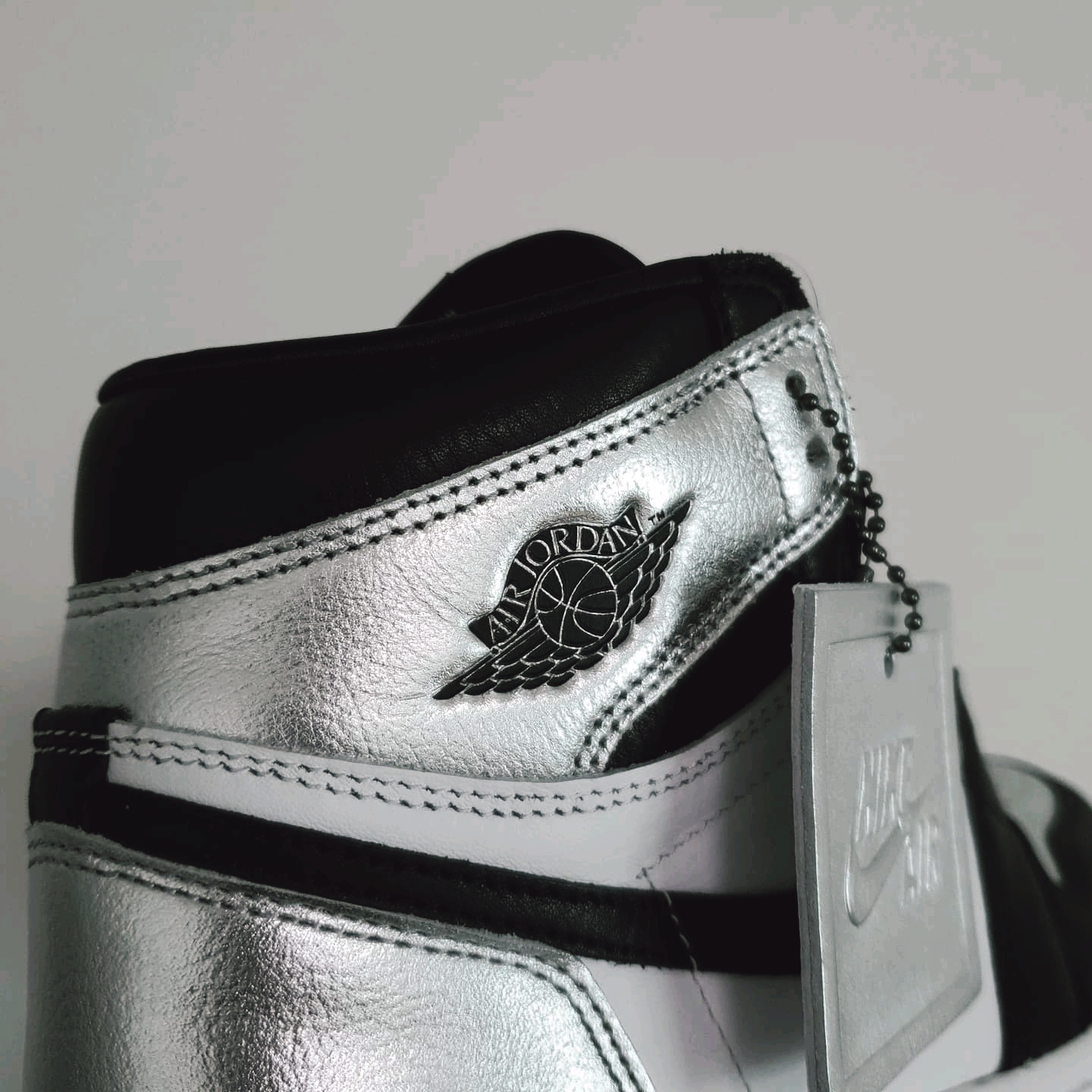 (W) Jordan 1 Retro High OG Silver Toe 착용 스타일 - 1