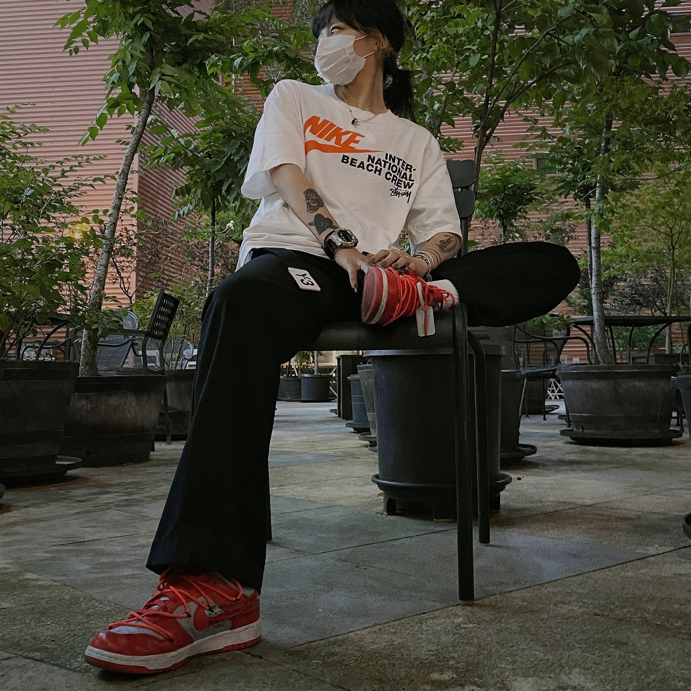 Nike x Off-White Dunk Low University Red, Nike x Stussy International Beach Crew T-Shirt White - Asia 착용 스타일