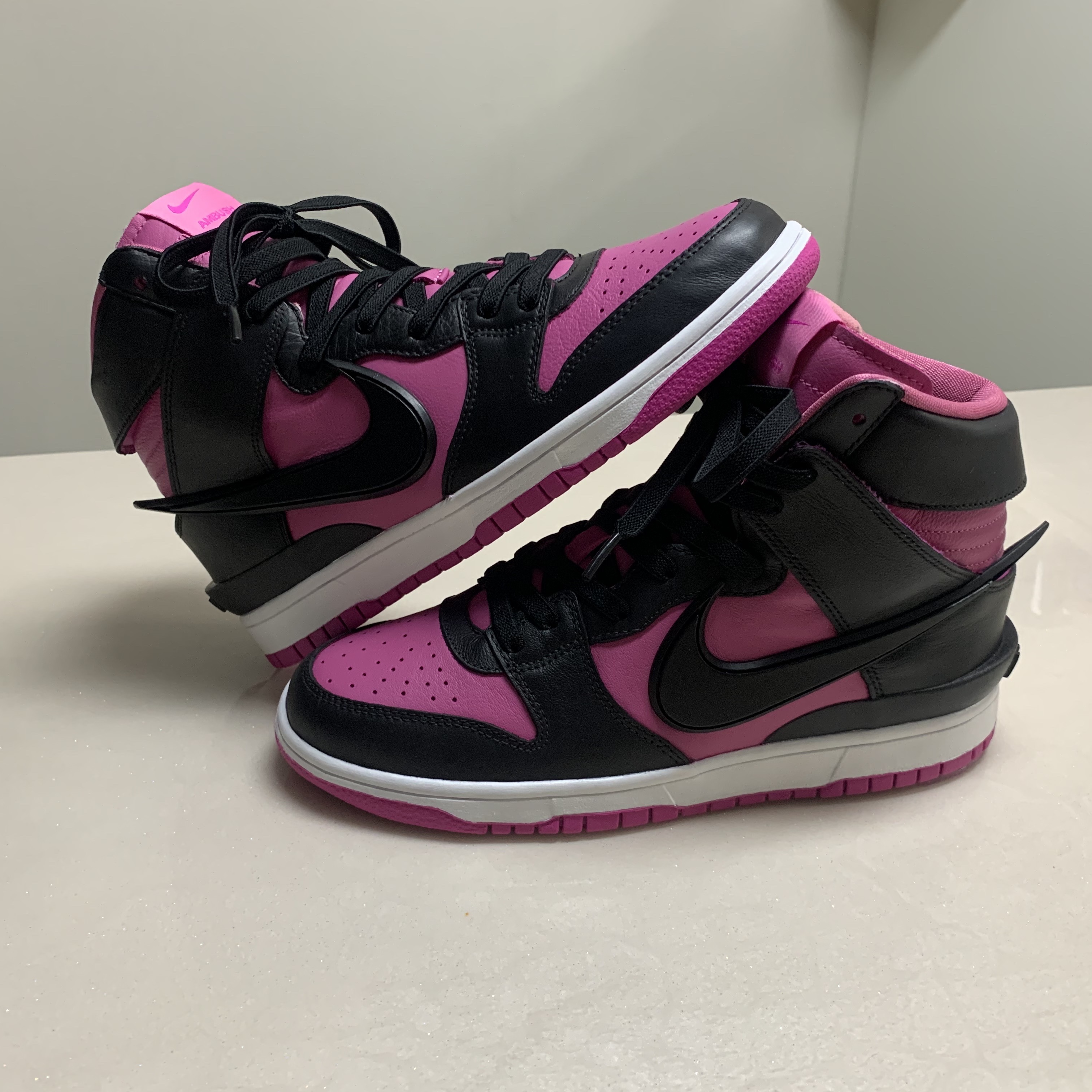 Nike x Ambush Dunk High Cosmic Fuchsia 착용 스타일 - 2