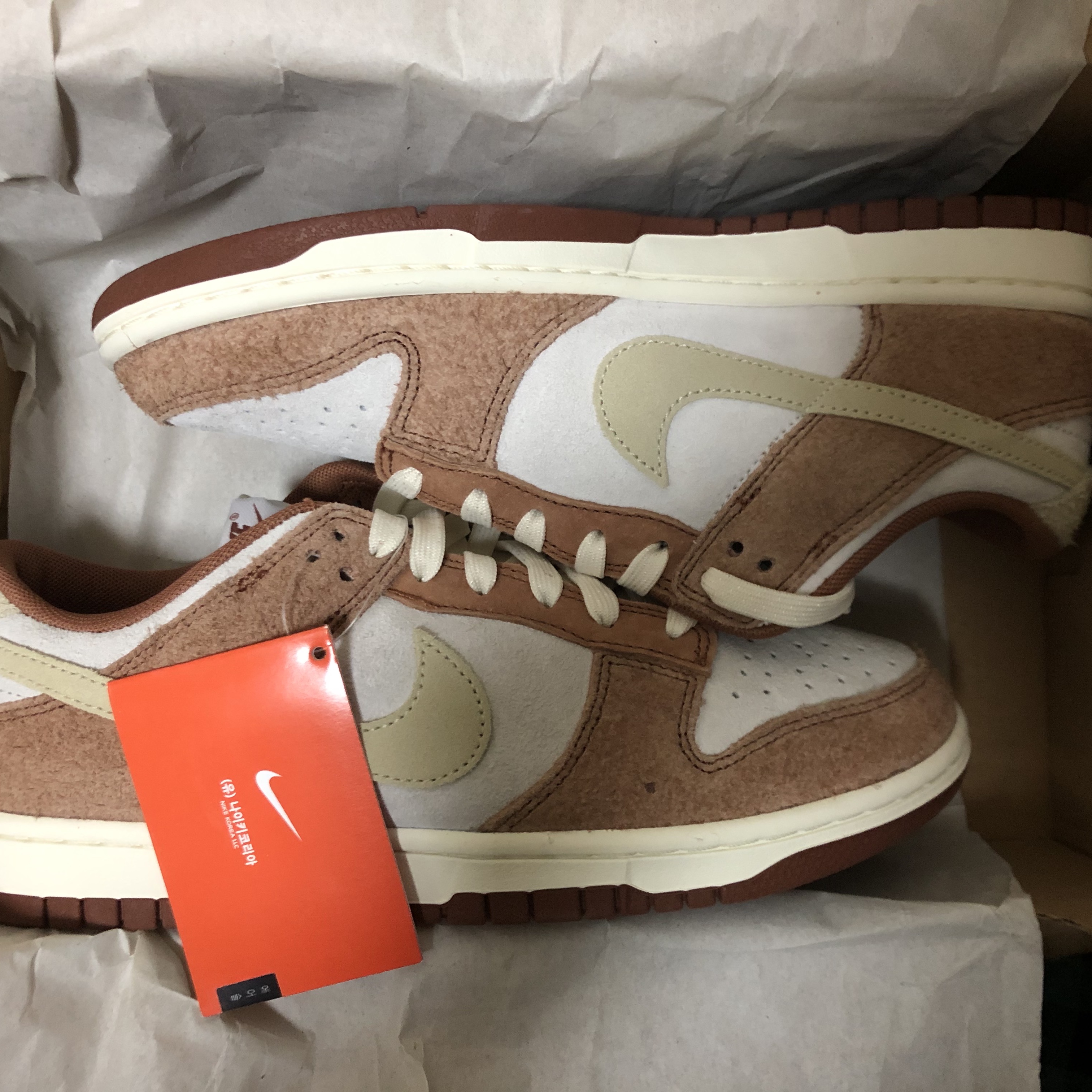 Nike Dunk Low Pro Premium Medium Curry 착용 스타일