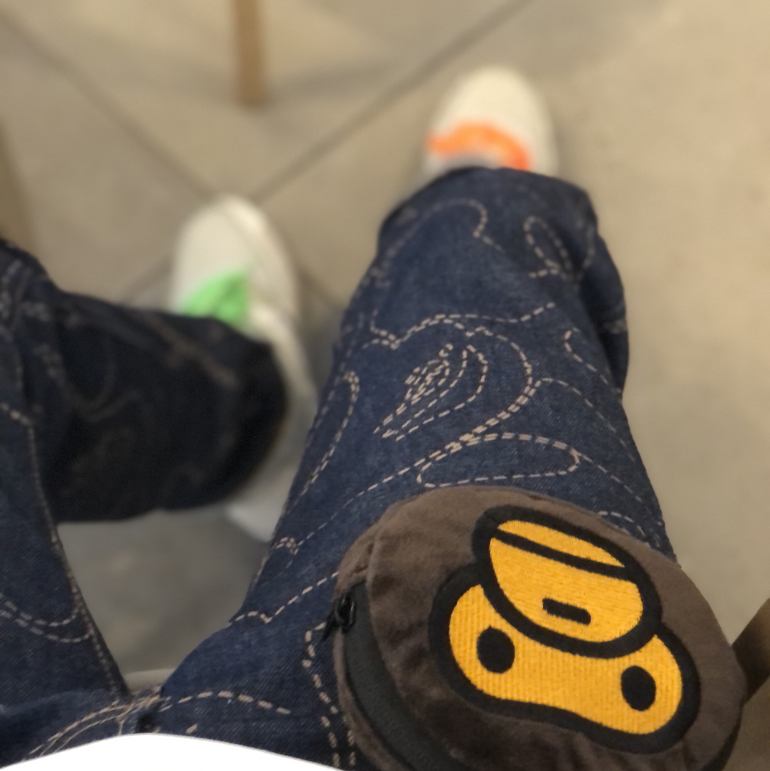 Nike x Off-White Air Max 90 The Ten, BAPE x Levi's Camo Trucker Jacket Indigo 착용 스타일 - 4