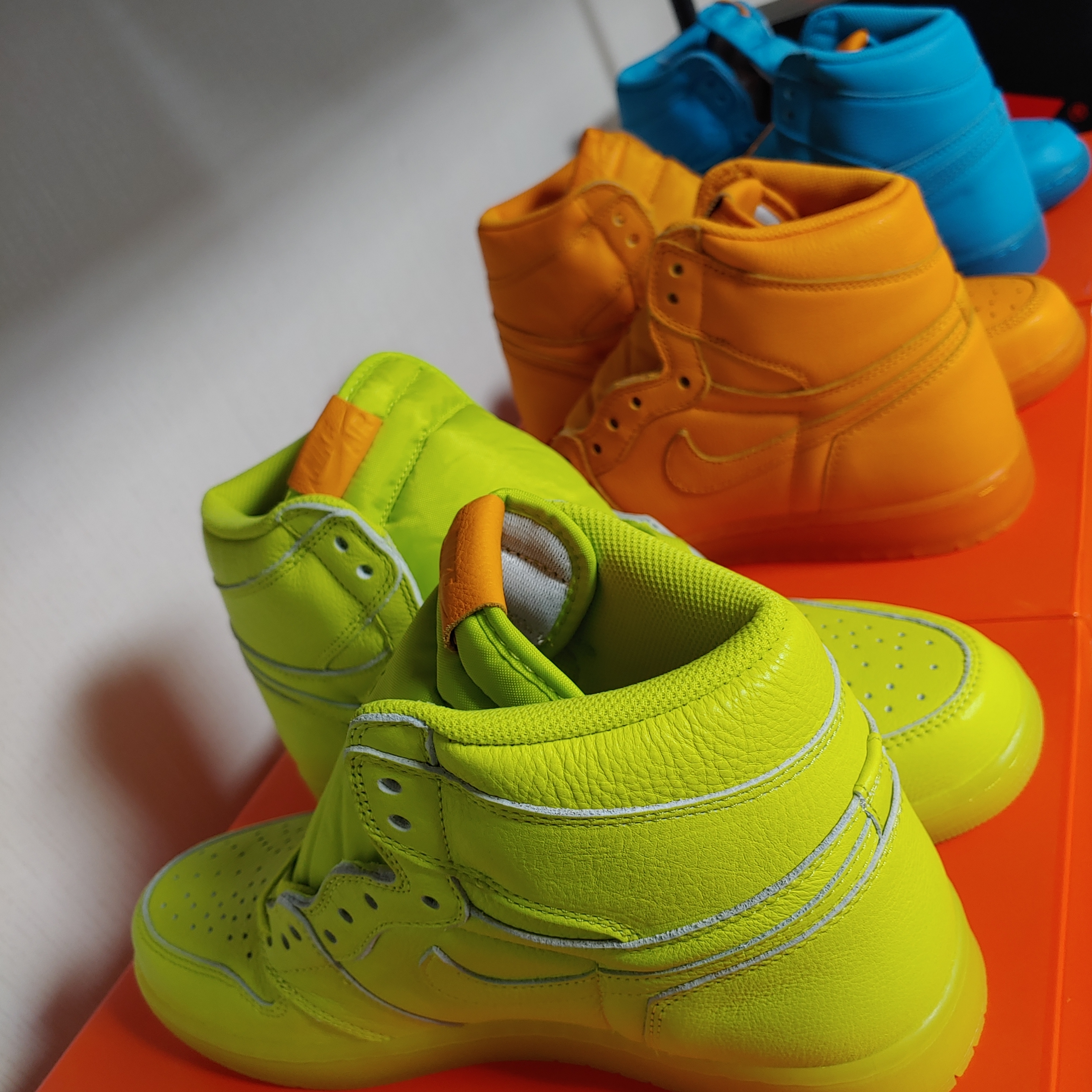 Jordan 1 Retro High Gatorade Cyber, Jordan 1 Retro High Gatorade Orange Peel 착용 스타일 - 1