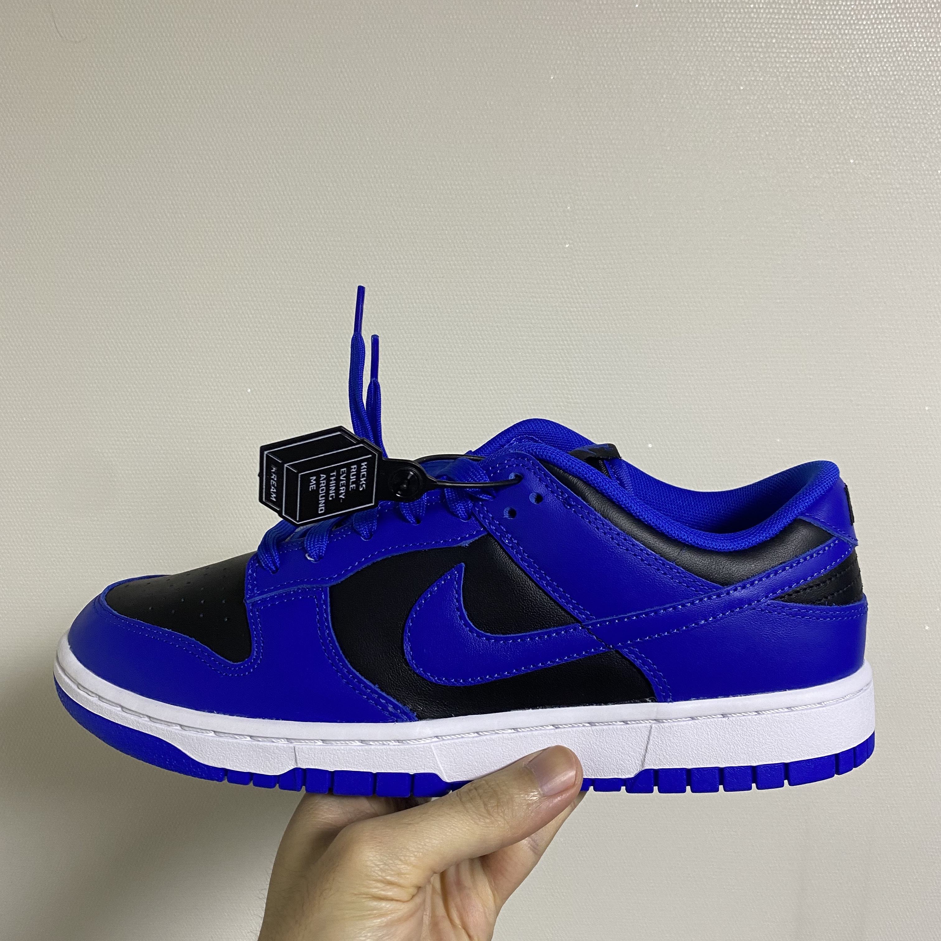 Nike Dunk Low Retro Hyper Cobalt 착용 스타일