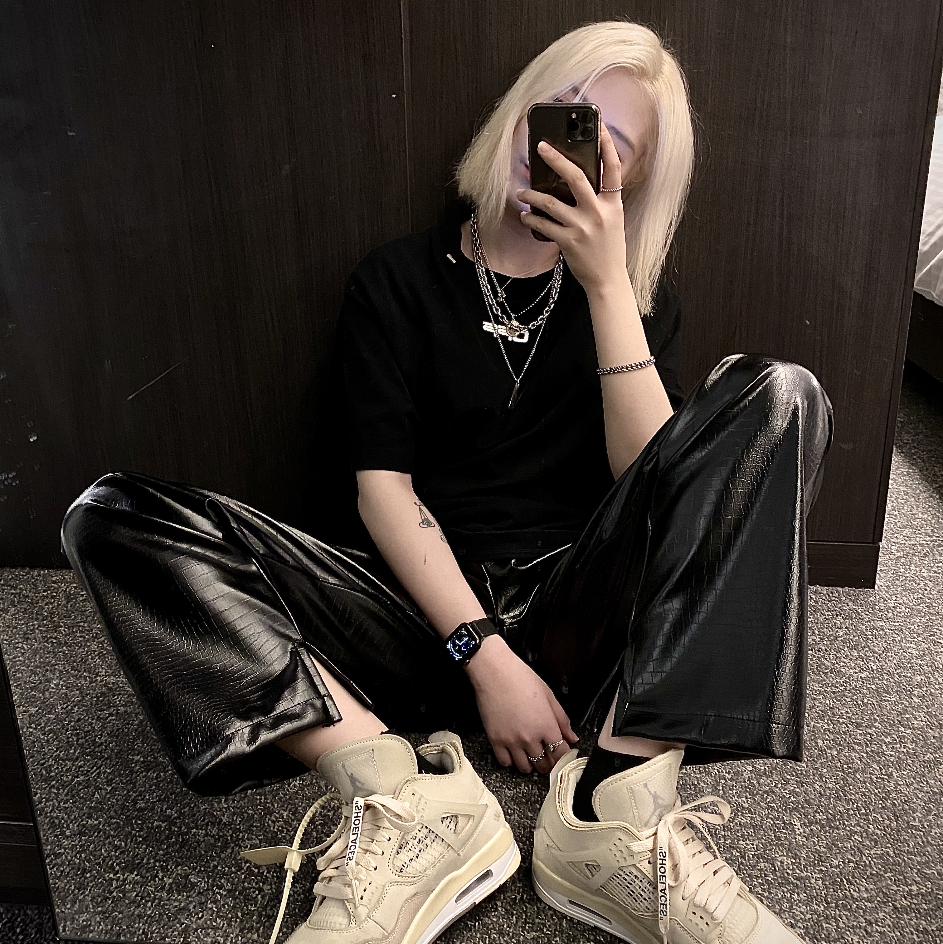 (W) Jordan 4 x Off-White Retro SP Sail 착용 스타일