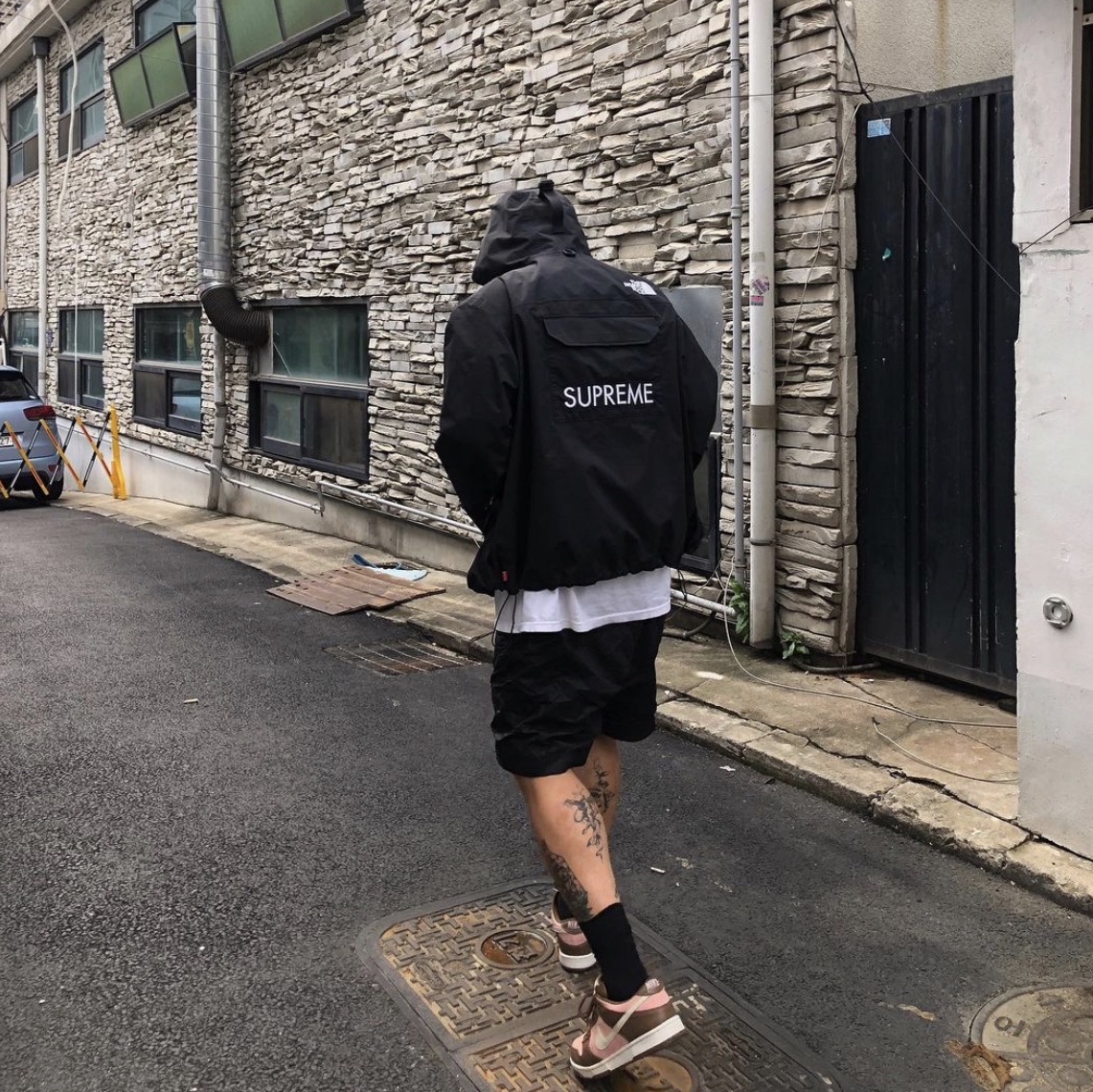 Supreme x The North Face Cargo Jacket Black - 20SS, Nike x Stussy Dunk SB Low Cherry 착용 스타일