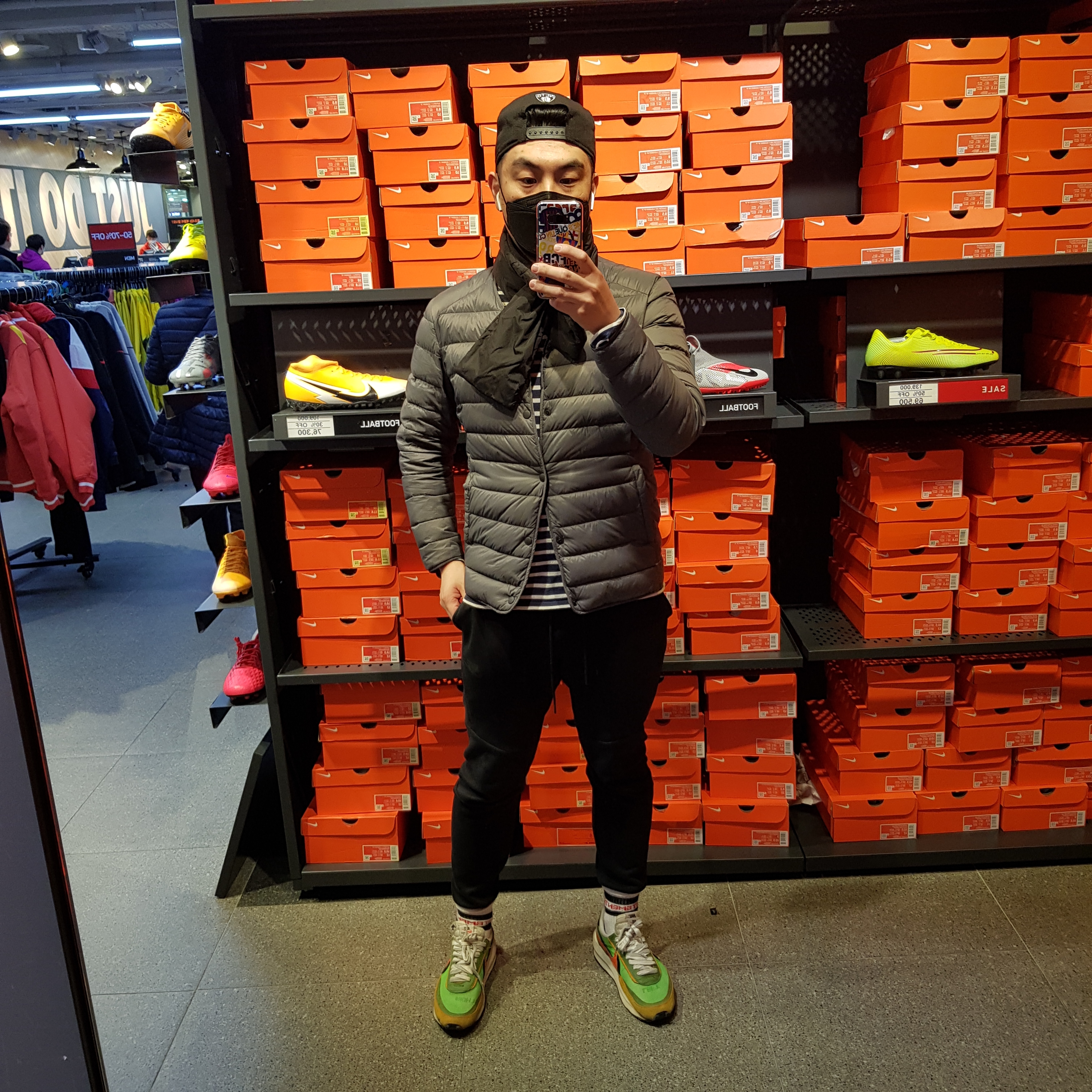 Nike x Sacai LDWaffle Green Multi 착용 스타일