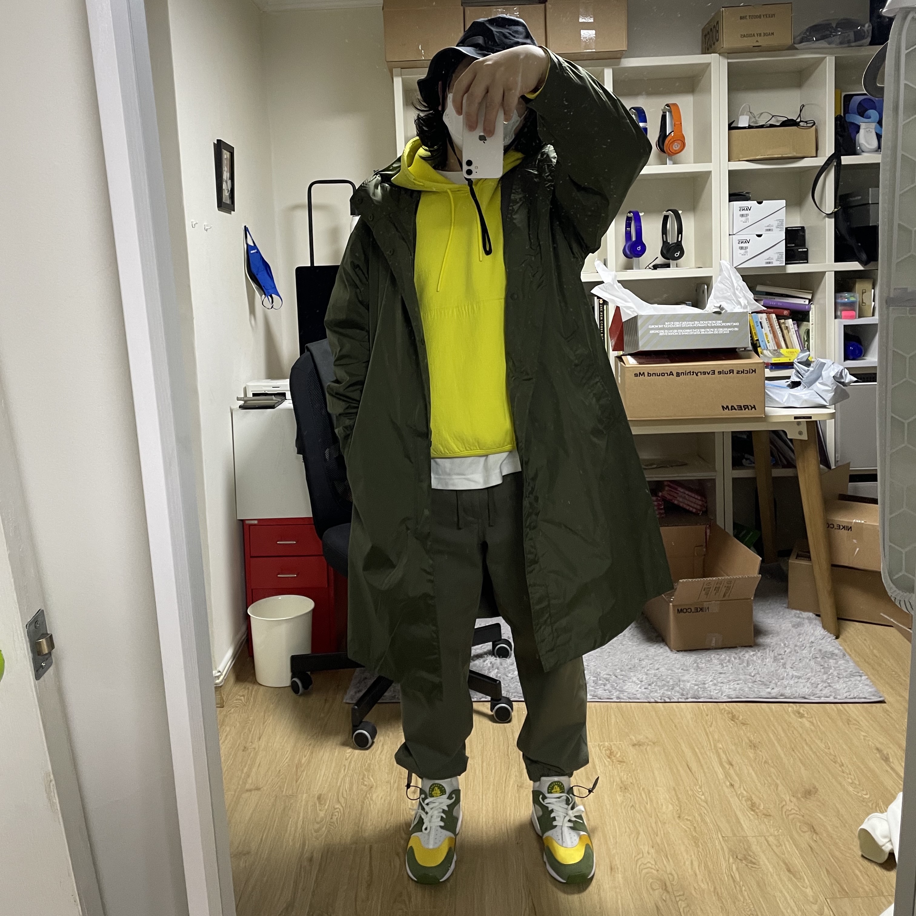Nike x Stussy Air Huarache LE Dark Olive 착용 스타일 - 1
