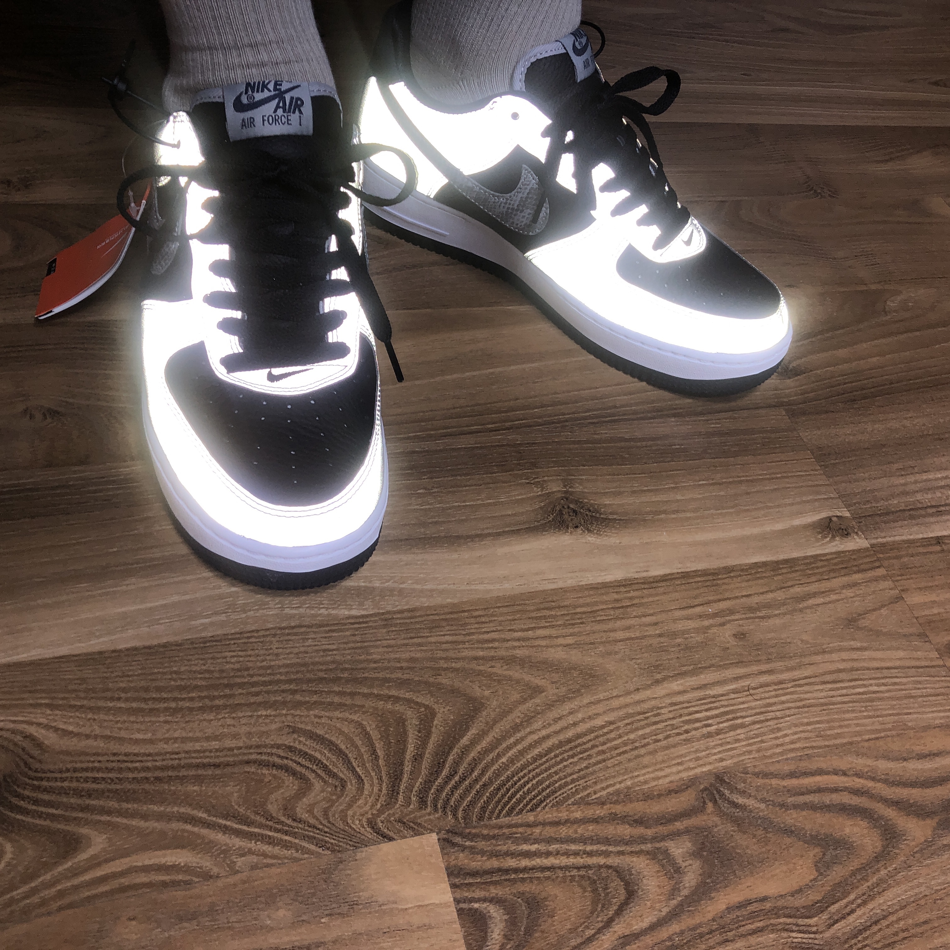 Nike Air Force 1 B Silver Snake 착용 스타일 - 2