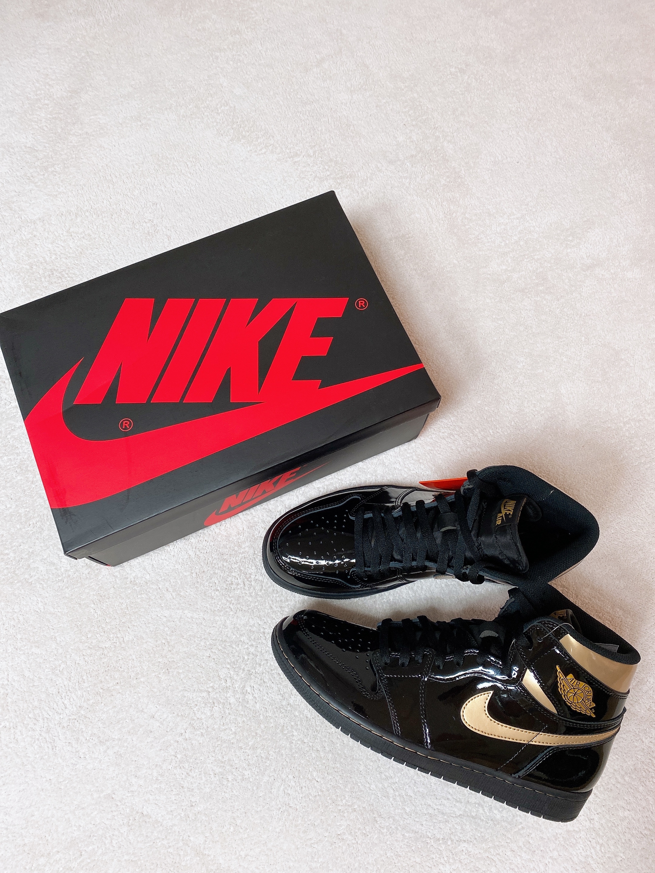 Jordan 1 Retro High OG Metallic Gold 착용 스타일