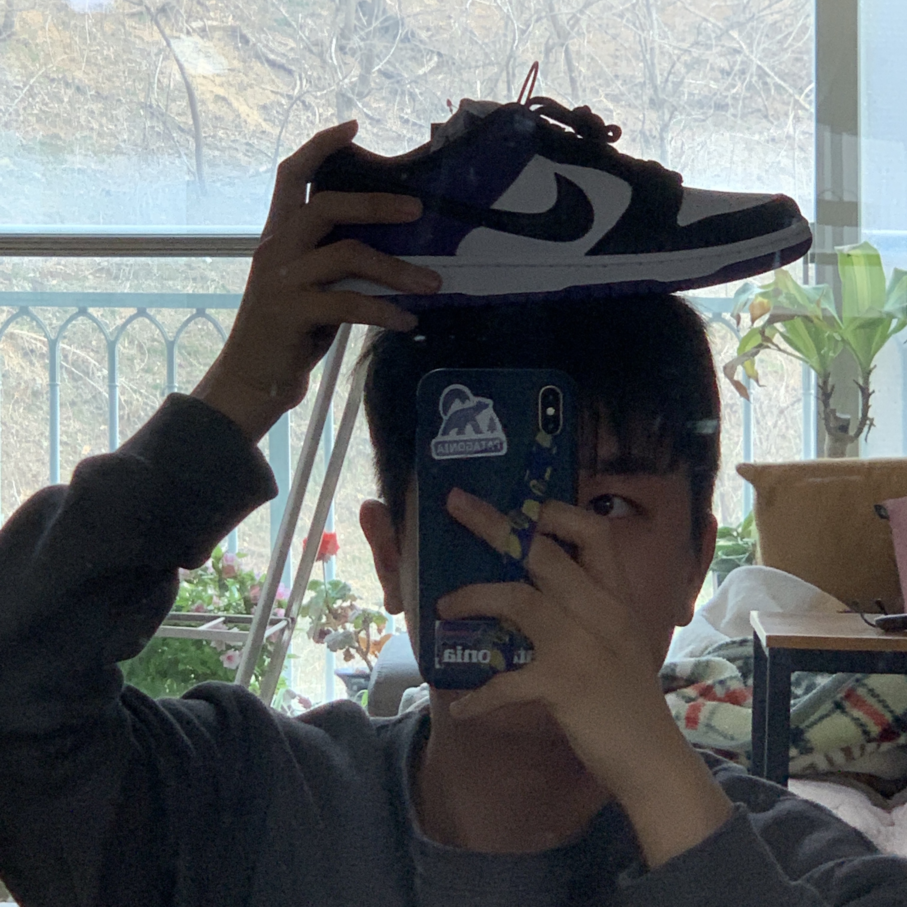 Nike SB Dunk Low Pro Court Purple 착용 스타일 - 3