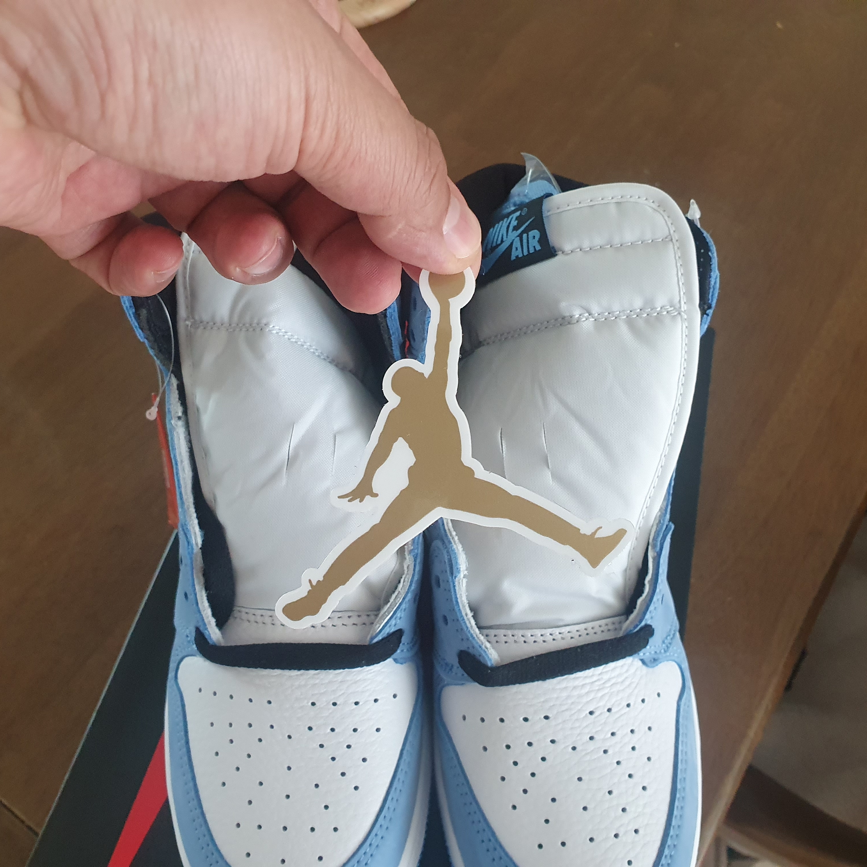 (GS) Jordan 1 Retro High OG University Blue 착용 스타일 - 2