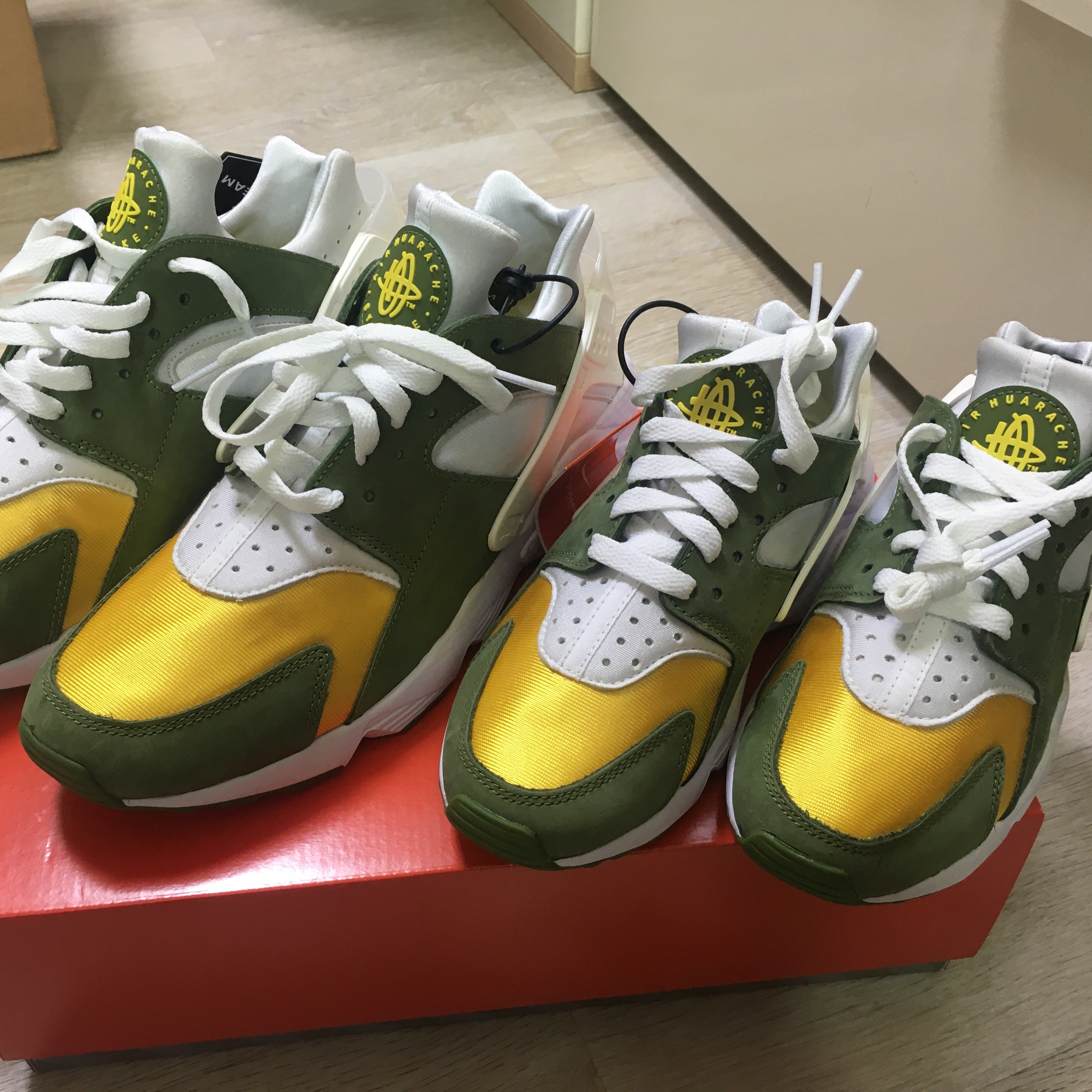 Nike x Stussy Air Huarache LE Dark Olive 착용 스타일