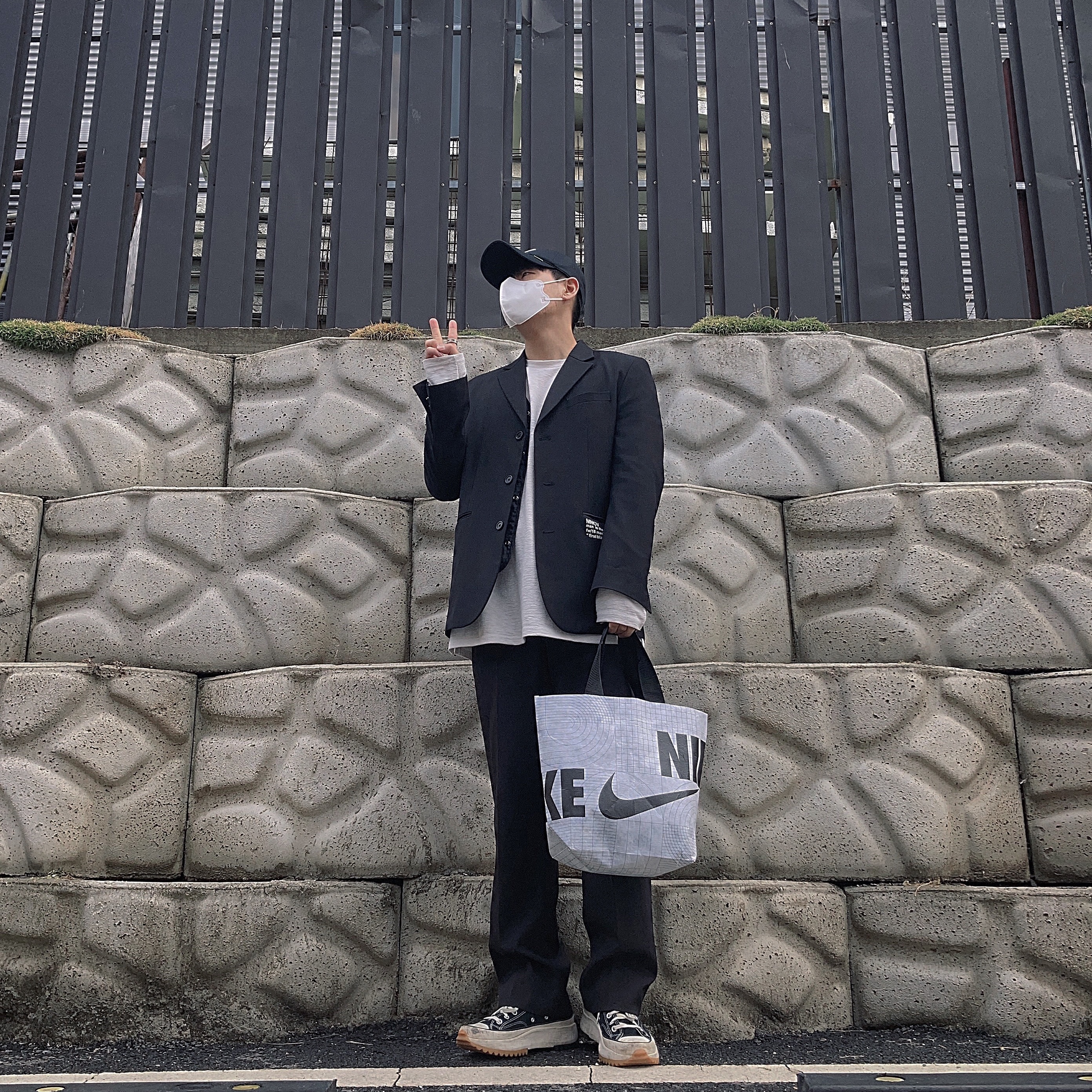 Converse x JW Anderson Run Star Hike Hi Black 착용 스타일