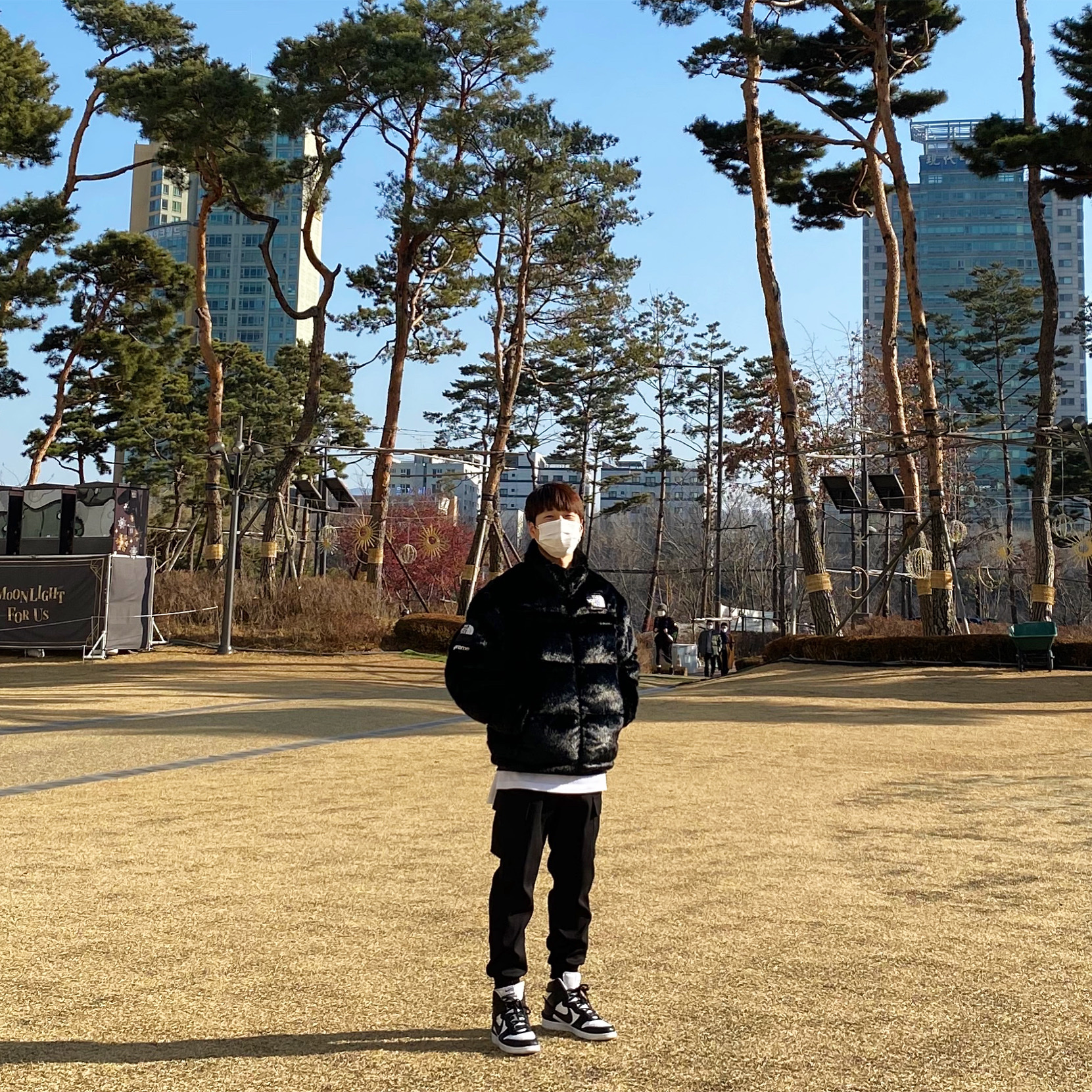 Nike x Ambush Dunk High Black, Supreme x The North Face Faux Fur Nuptse Jacket Black - 20FW 착용 스타일