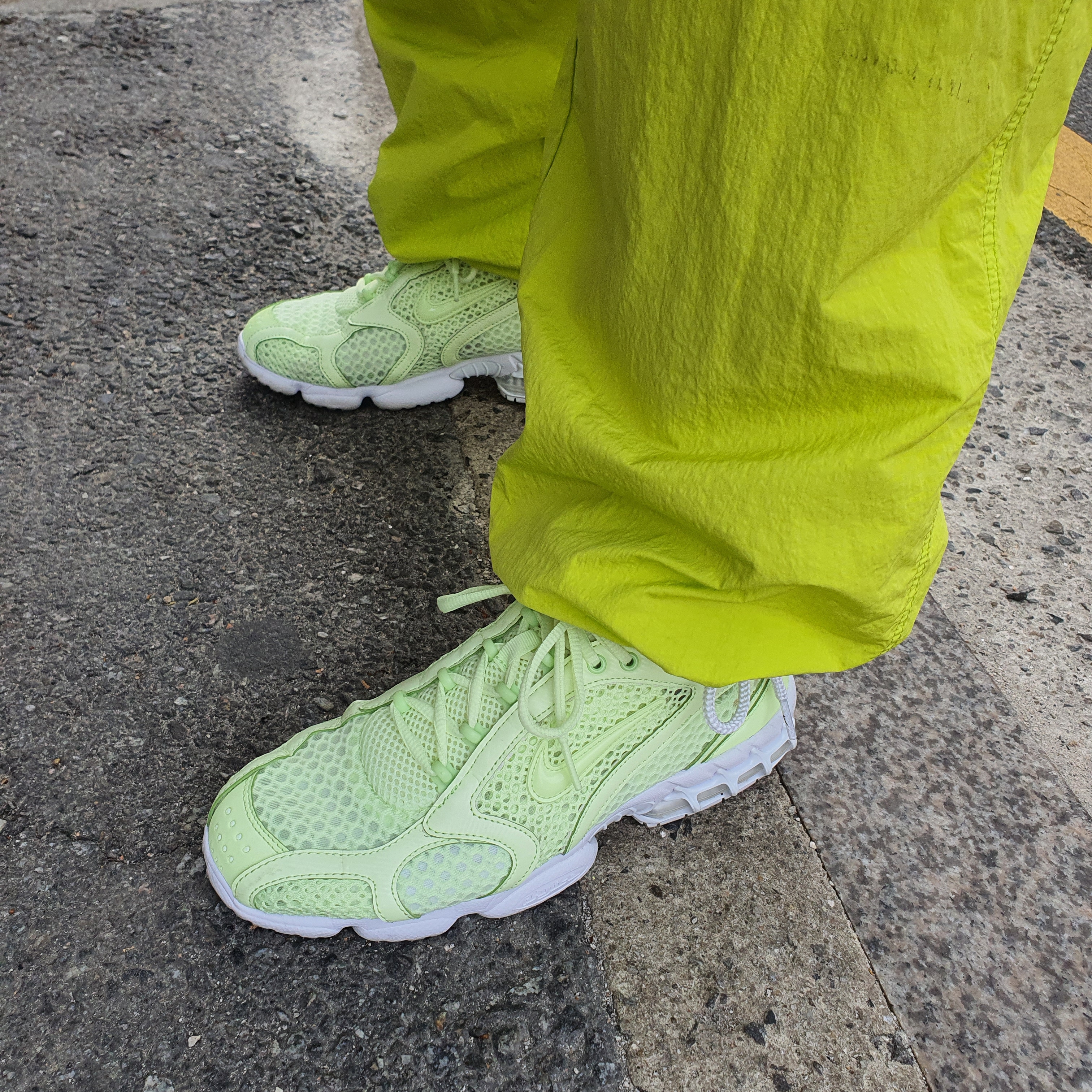 Nike x Stussy Beach Pants Bright Cactus, Nike Air Zoom Spiridon Cage 2 Barely Volt 착용 스타일 - 1