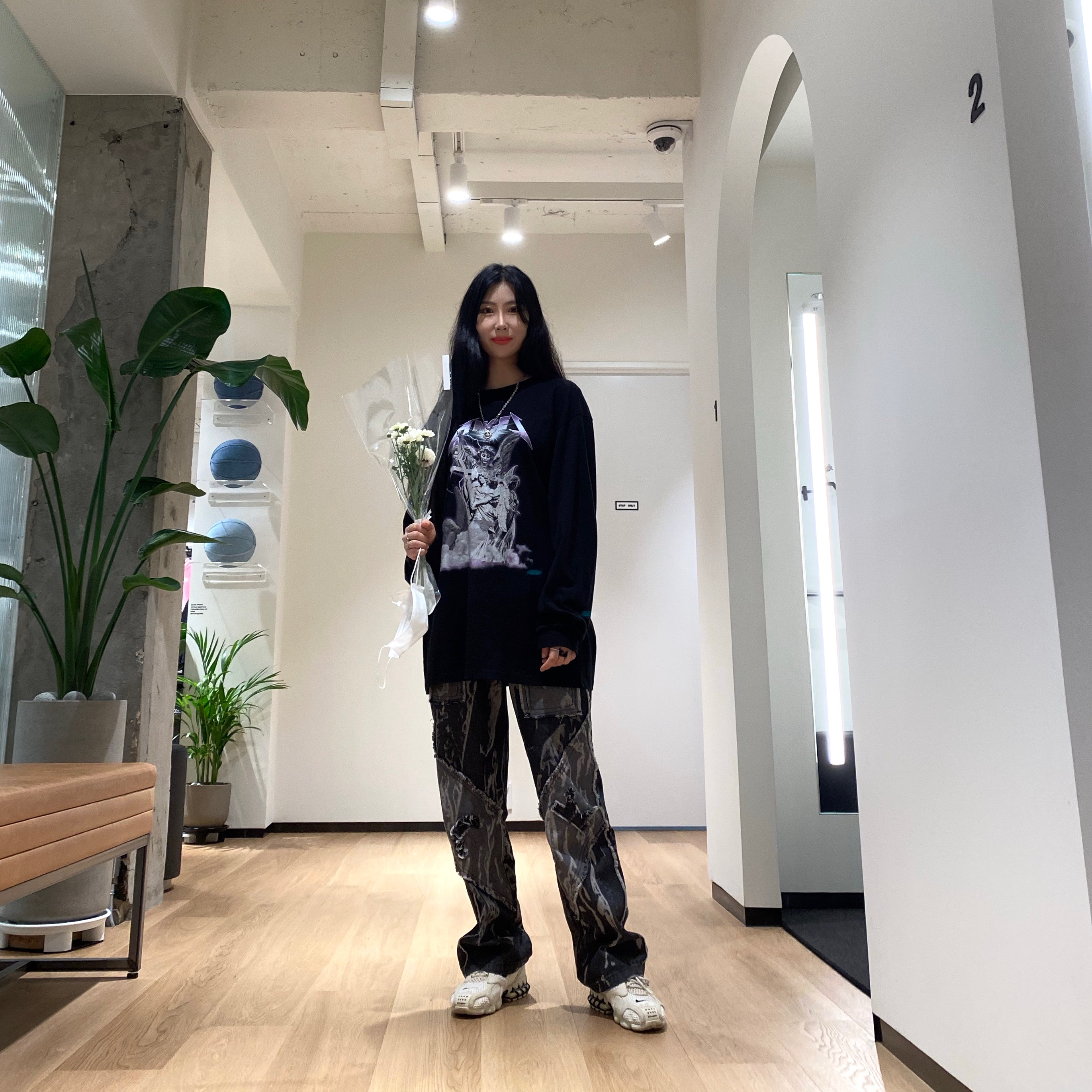 Nike x Stussy Air Zoom Spiridon Cage 2 Fossil 착용 스타일