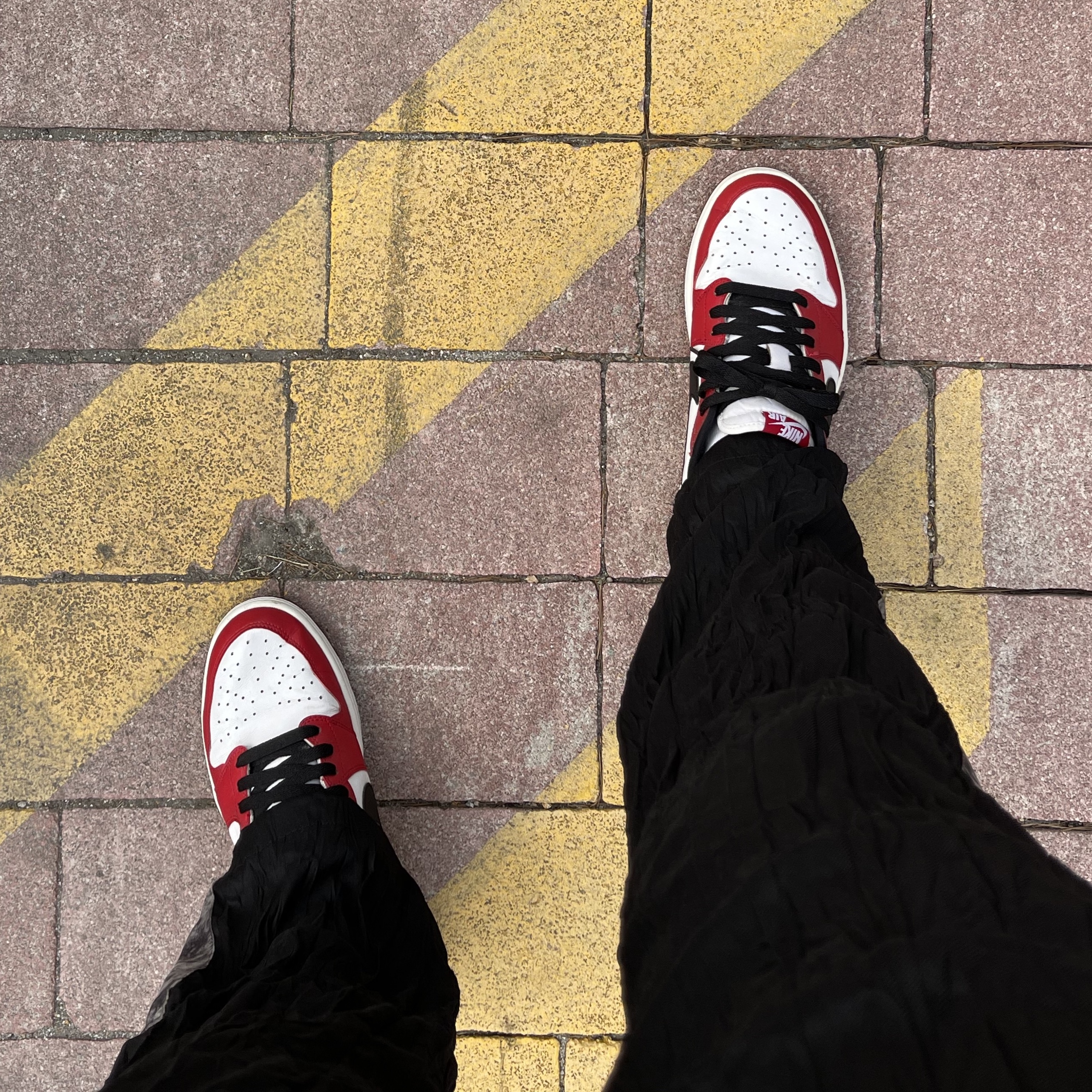 Jordan 1 Retro Low OG Chicago 2016 착용 스타일 - 2