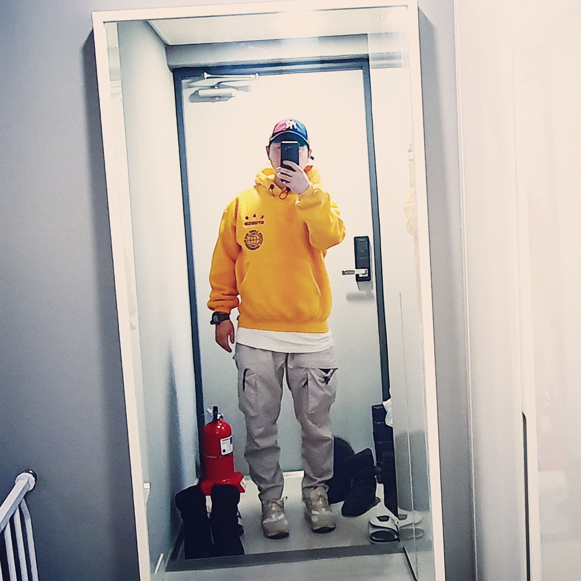 Nike Air Max 720 OBJ Desert Ore, IAB Studio x LMC Boa Fleece Hoodie Yellow 착용 스타일