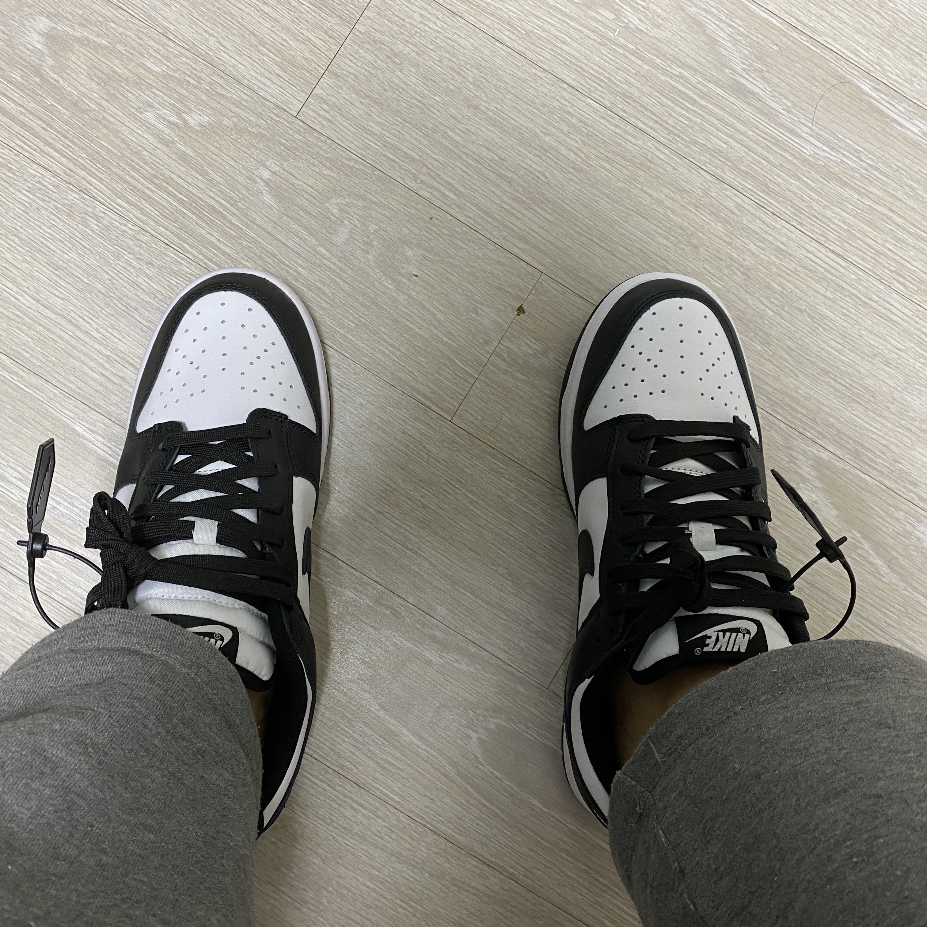 Nike Dunk Low Retro Black 착용 스타일 - 3