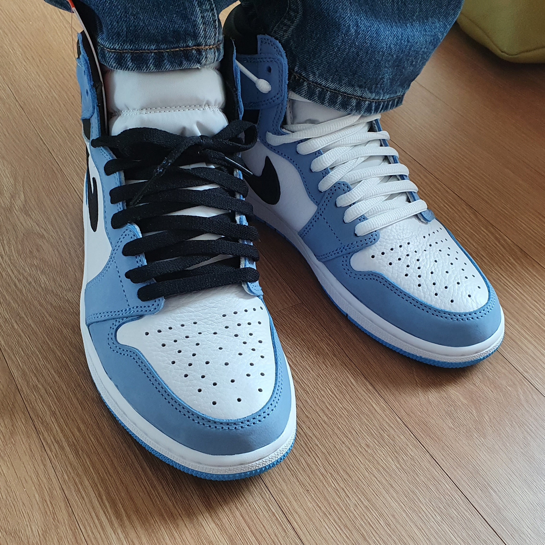 Jordan 1 Retro High OG University Blue 착용 스타일 - 2
