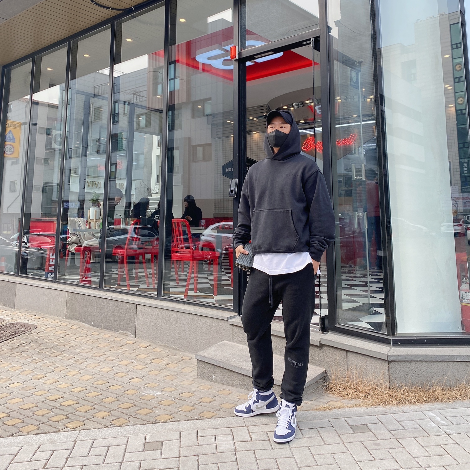 Essentials Sweatpants Dark Slate/Black 2020, Jordan 1 Retro High OG CO.JP Midnight Navy 착용 스타일 - 1