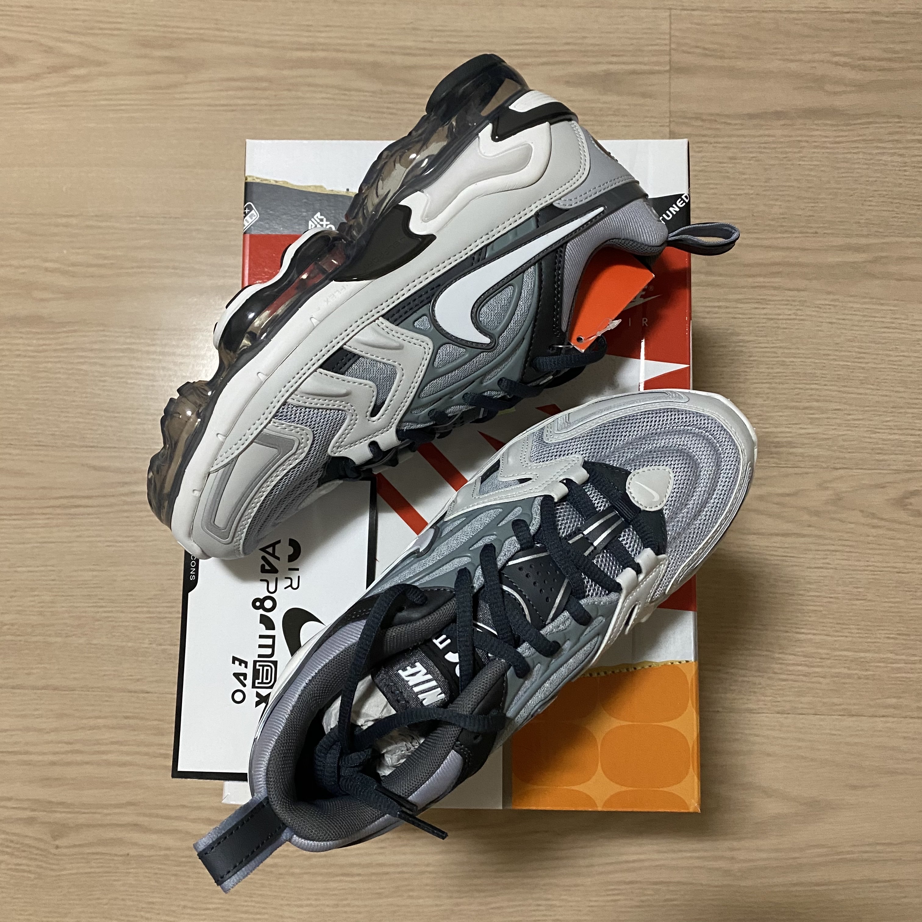 Nike Air VaporMax EVO Wolf Grey 착용 스타일 - 2