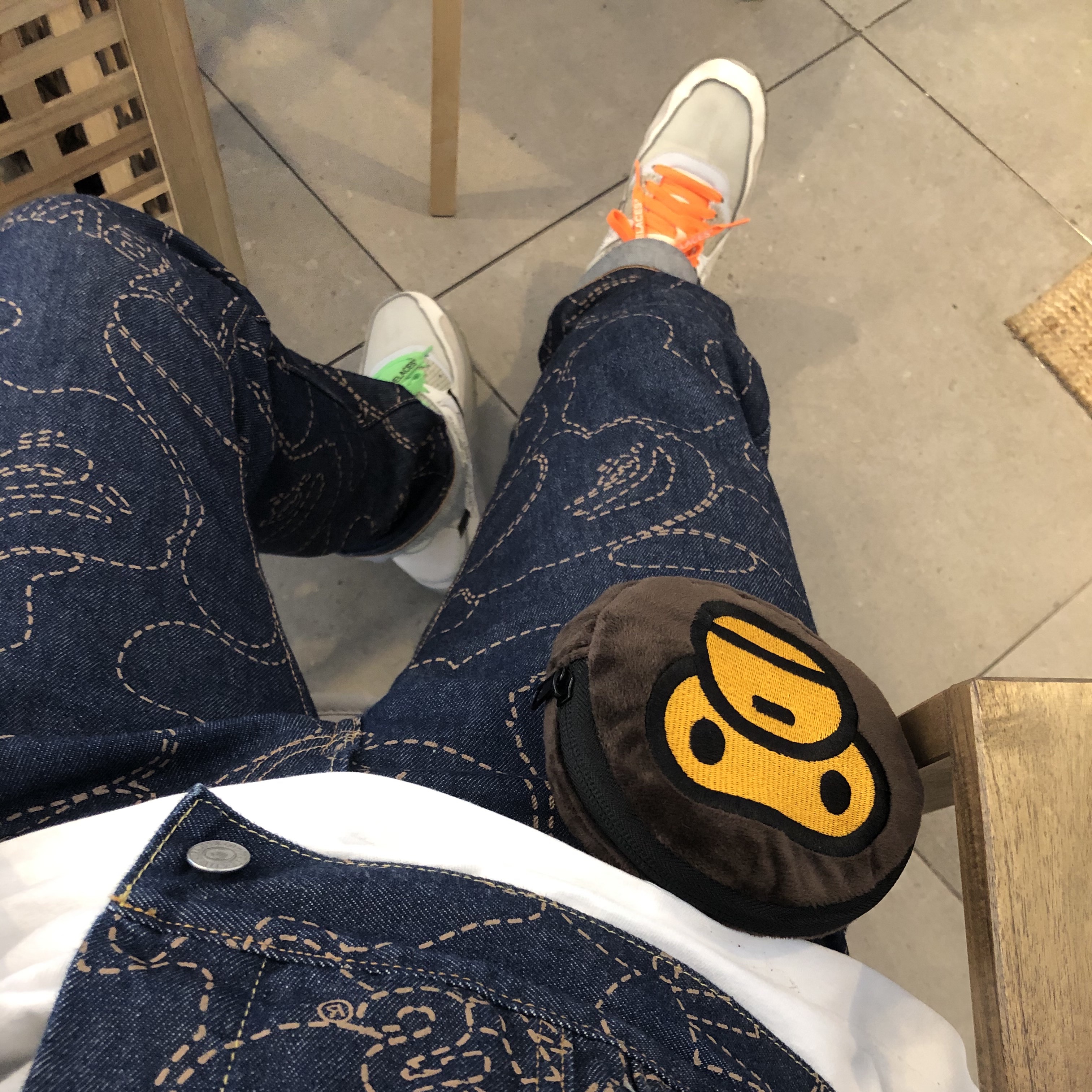 Nike x Off-White Air Max 90 The Ten, BAPE x Levi's Camo Trucker Jacket Indigo 착용 스타일 - 5