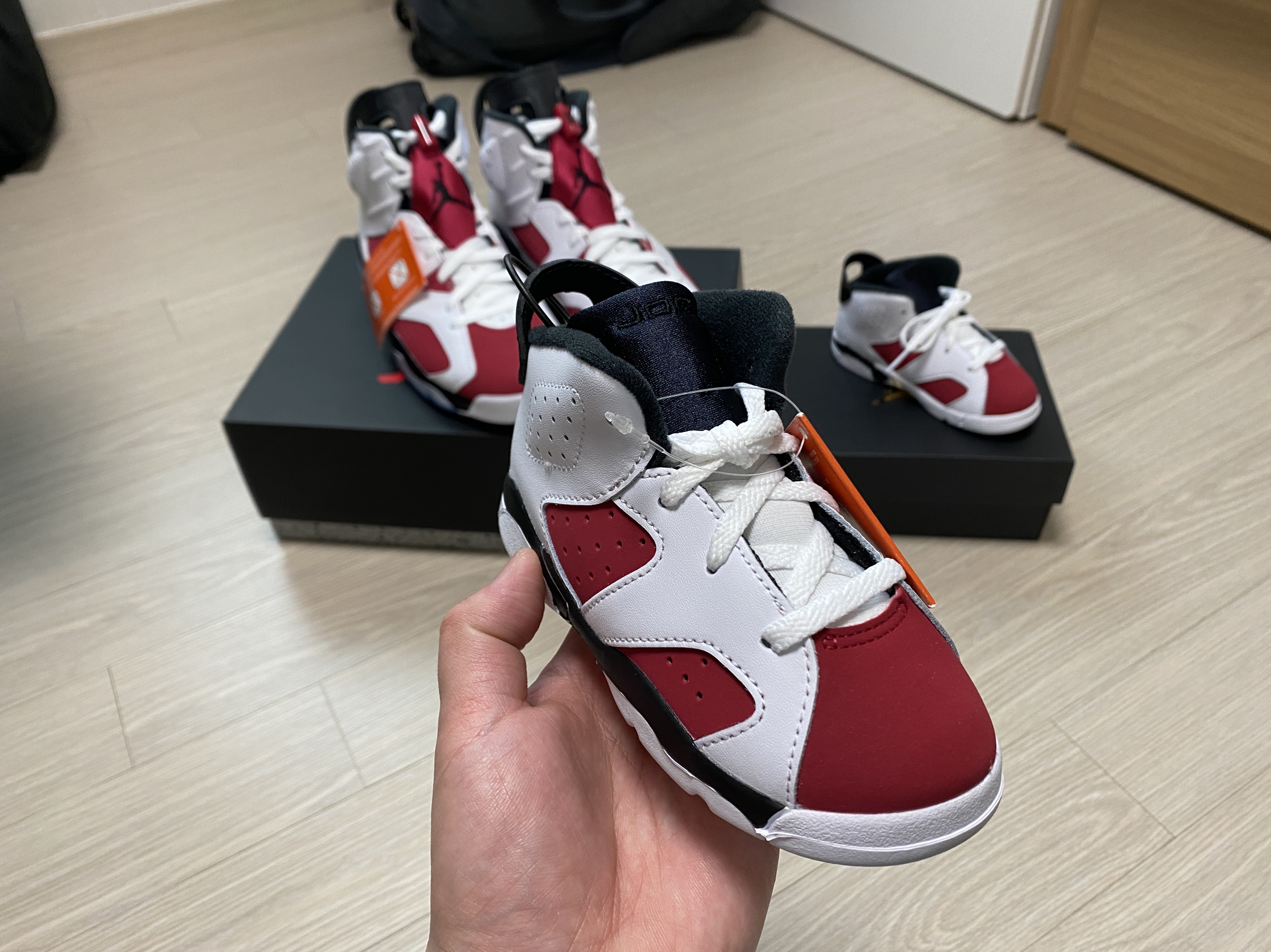 Jordan 6 Retro Carmine 2021, (TD) Jordan 6 Retro Carmine 2021 착용 스타일 - 3