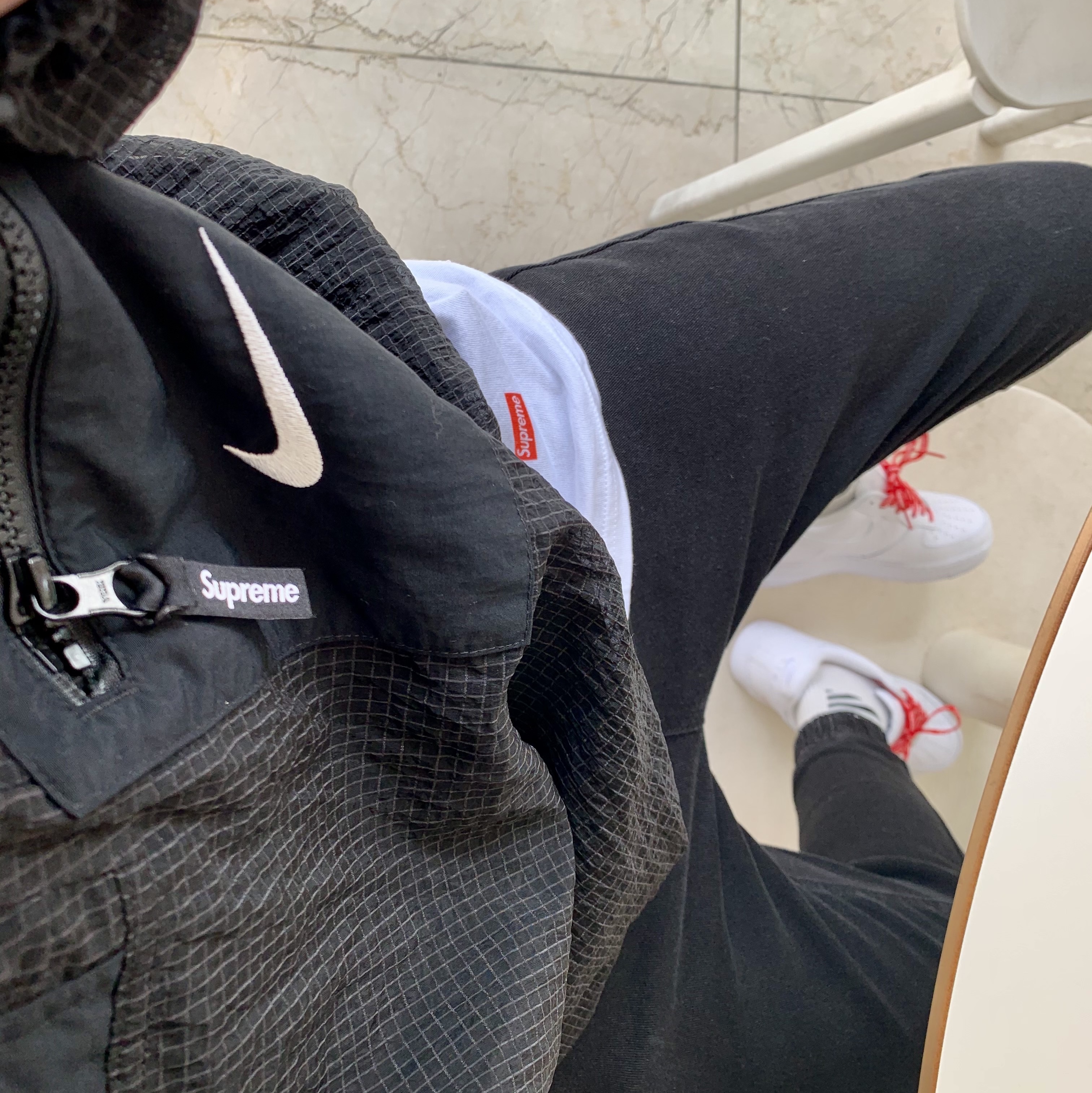 Nike x Supreme Air Force 1 Low White, Supreme x Nike Jewel Reversible Ripstop Anorak Black - 20FW 착용 스타일