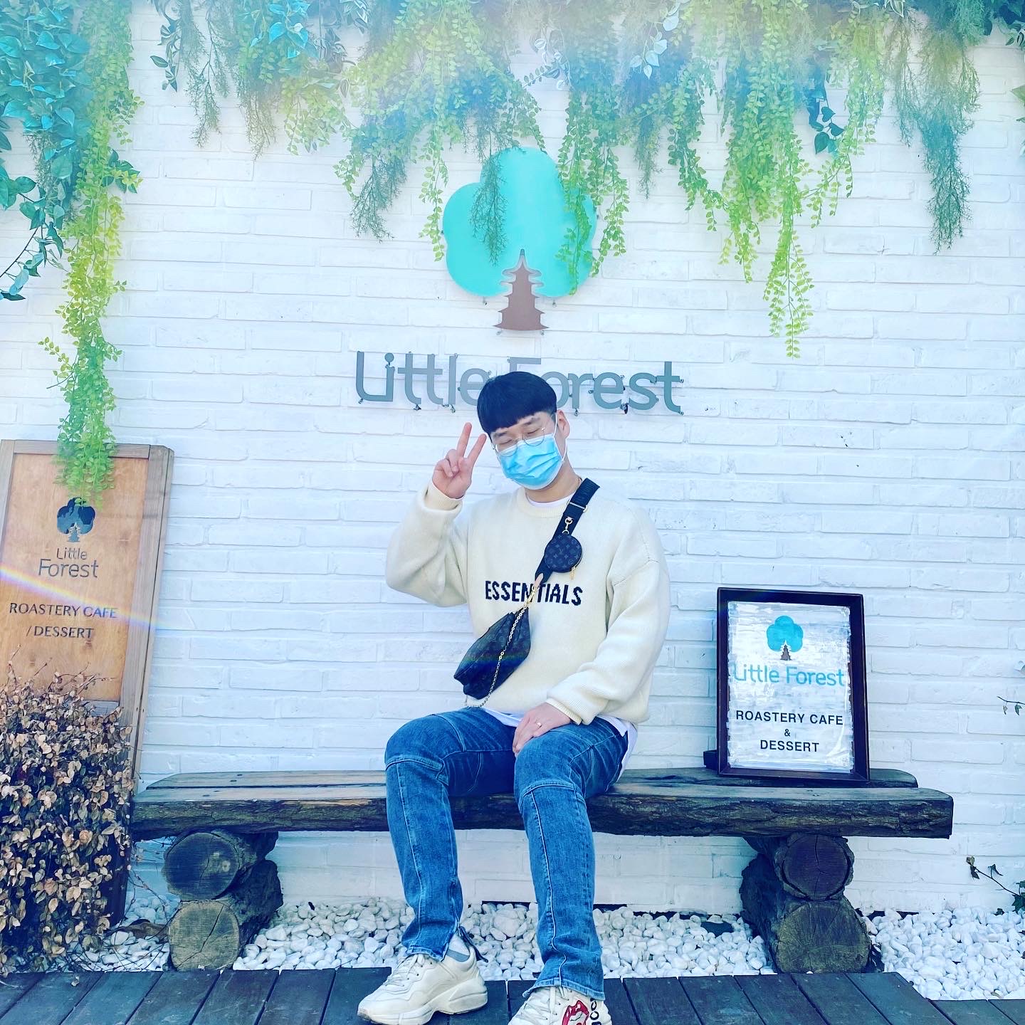 Essentials Knit Sweater Buttercream - 20SS 착용 스타일