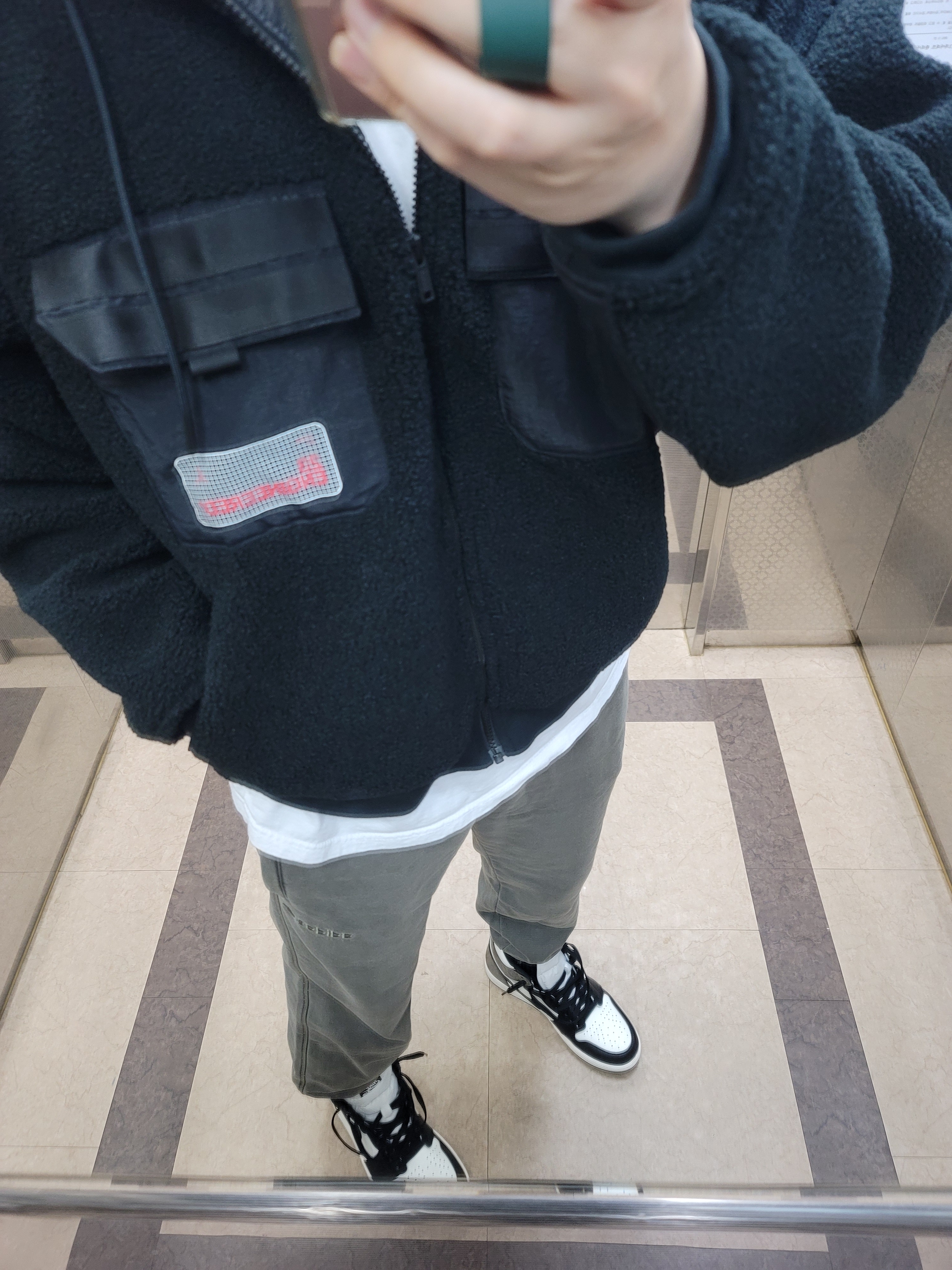 Jordan 1 Retro High OG Black Mocha, Y-3 Pureboost ZG Knit Core Black 착용 스타일 - 1