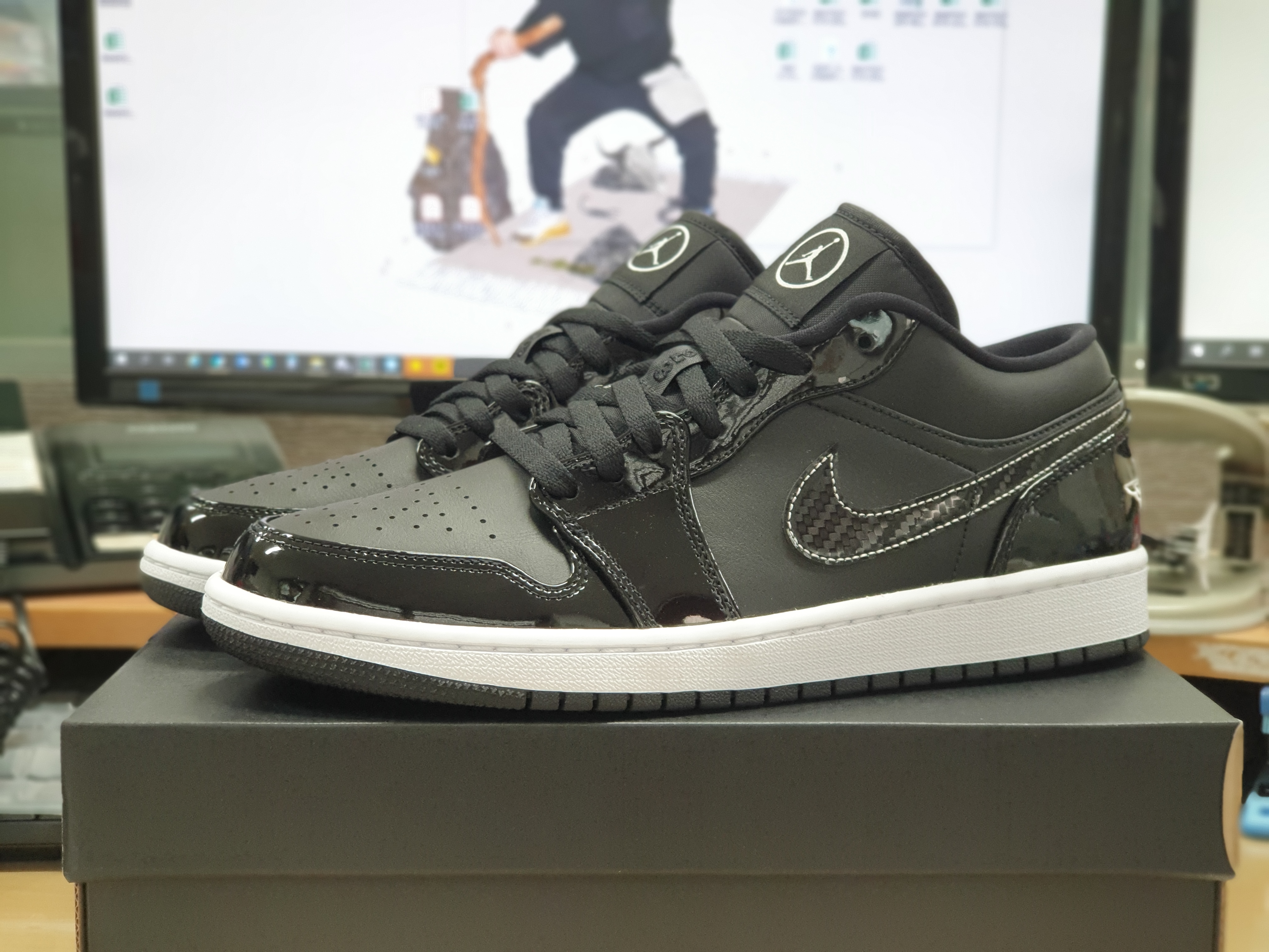 Jordan 1 Low SE ASW Black 착용 스타일