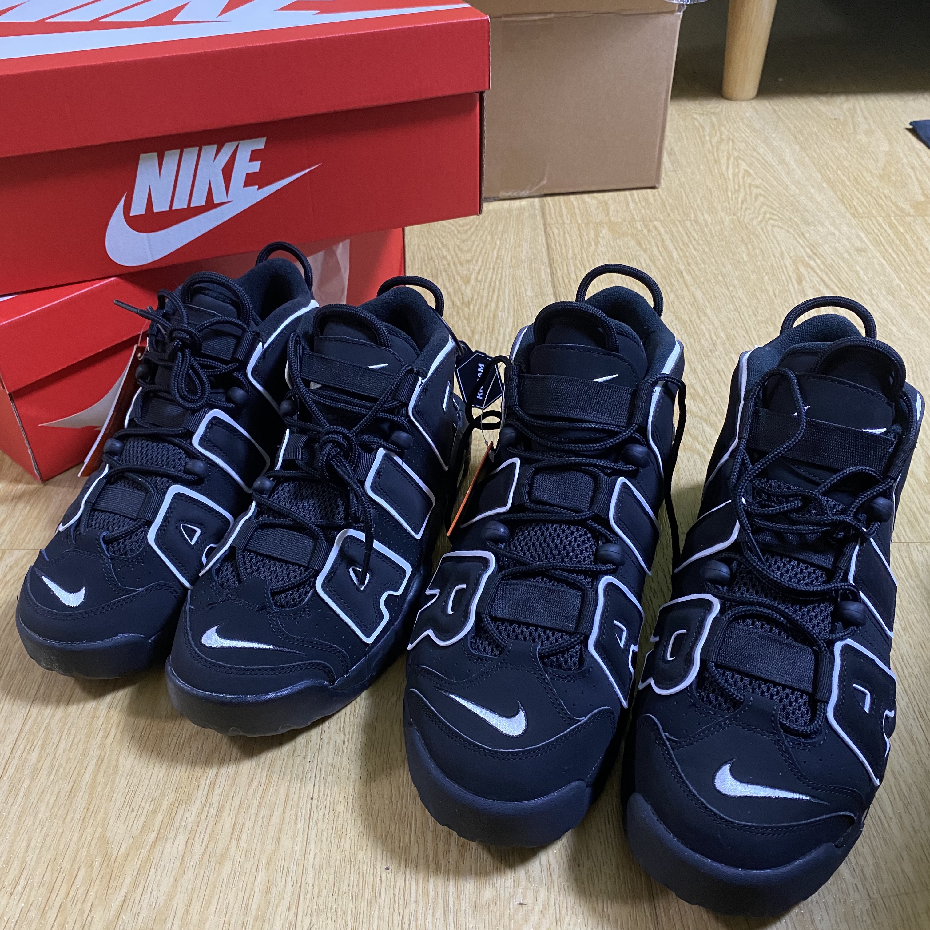 Nike Air More Uptempo Black White 2020, (GS) Nike Air More Uptempo Black White 2020 착용 스타일 - 1