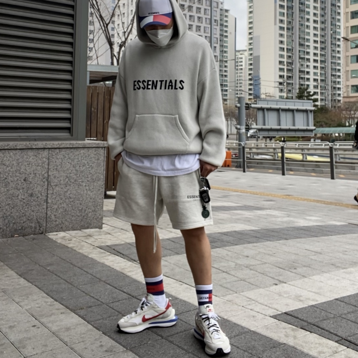 Nike x Sacai VaporWaffle Royal Fuchsia, Essentials Fleece Shorts Oatmeal Heather - 20FW 착용 스타일
