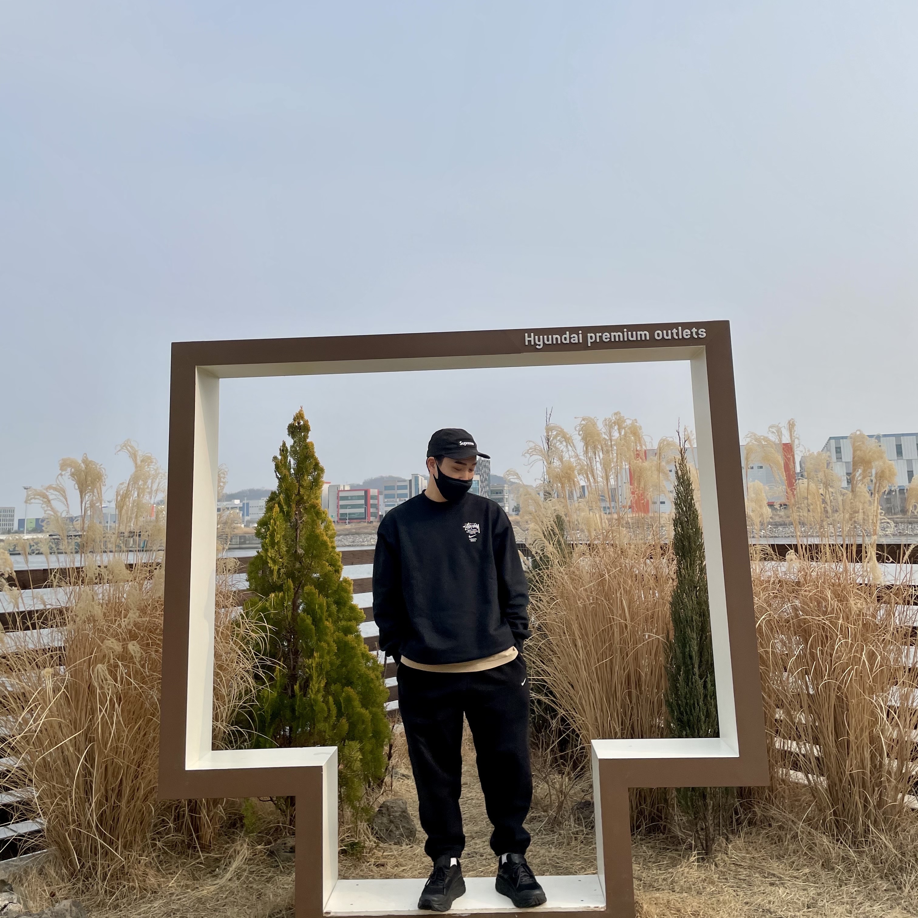Nike x Stussy NRG ZR Fleece Crewneck Black - US/EU, Nike NRG Solo Swoosh Fleece Pants Black White - Asia 착용 스타일