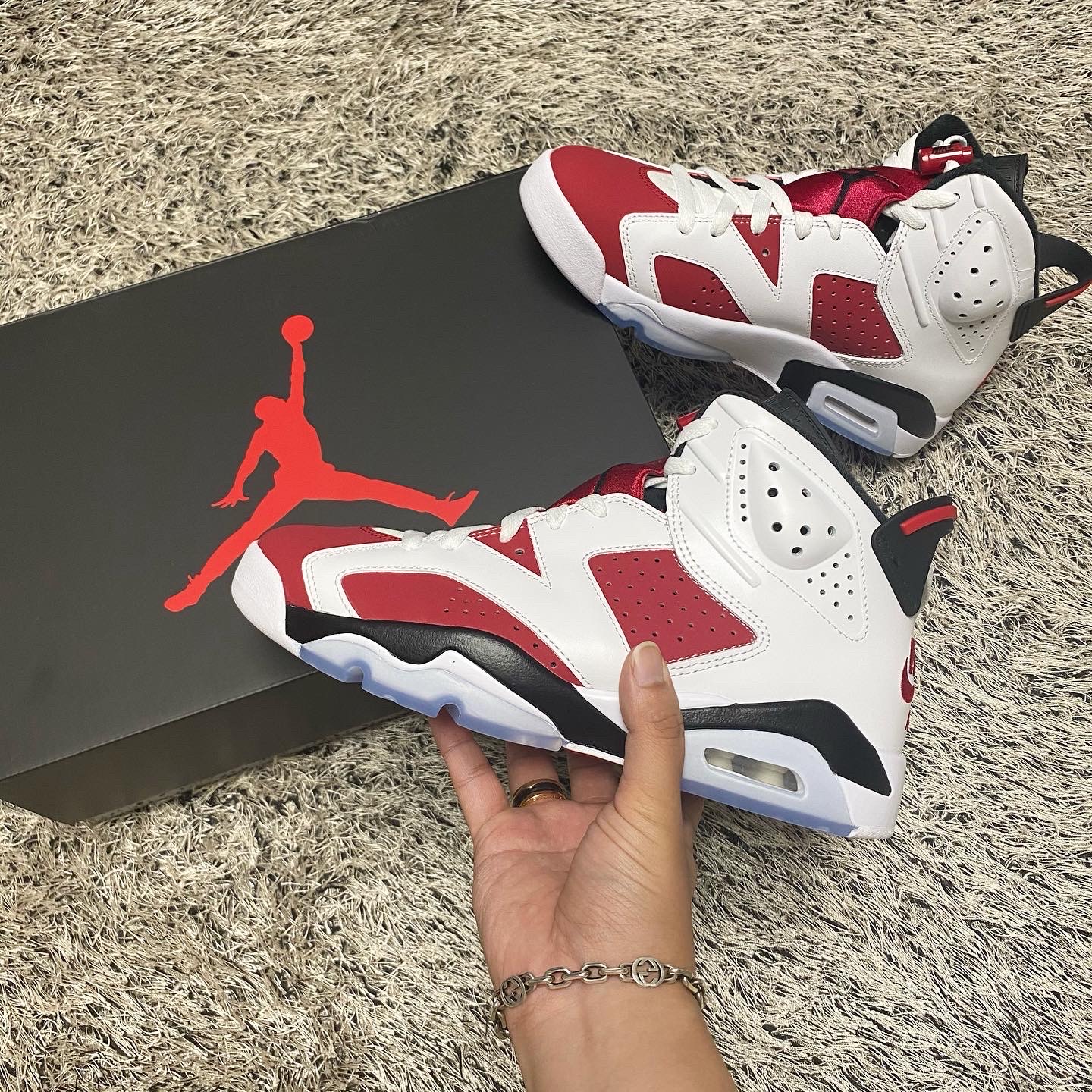 Jordan 6 Retro Carmine 2021 착용 스타일 - 1