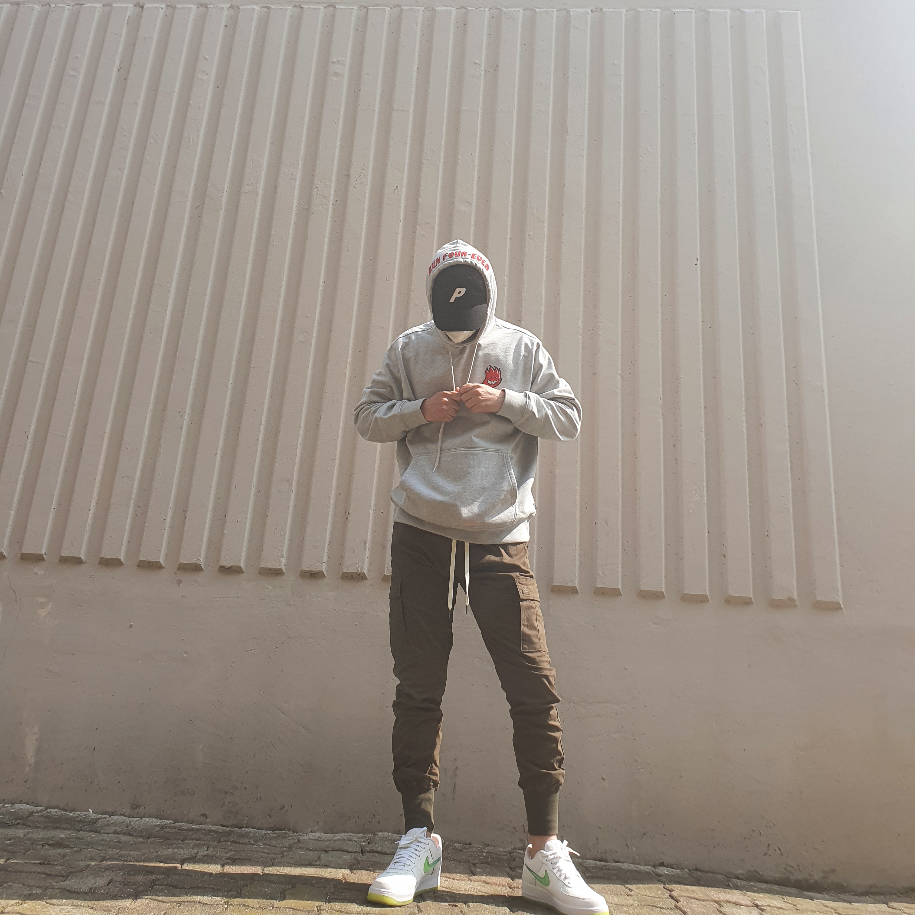 Palace x Spitfire Live to Bun Hood Grey Marl - 20FW, Palace P 6-Panel Black 착용 스타일