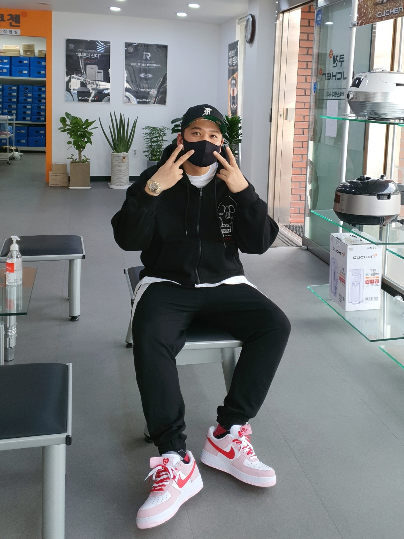 Nike Air Force 1 '07 QS Valentine's Day 착용 스타일 - 2