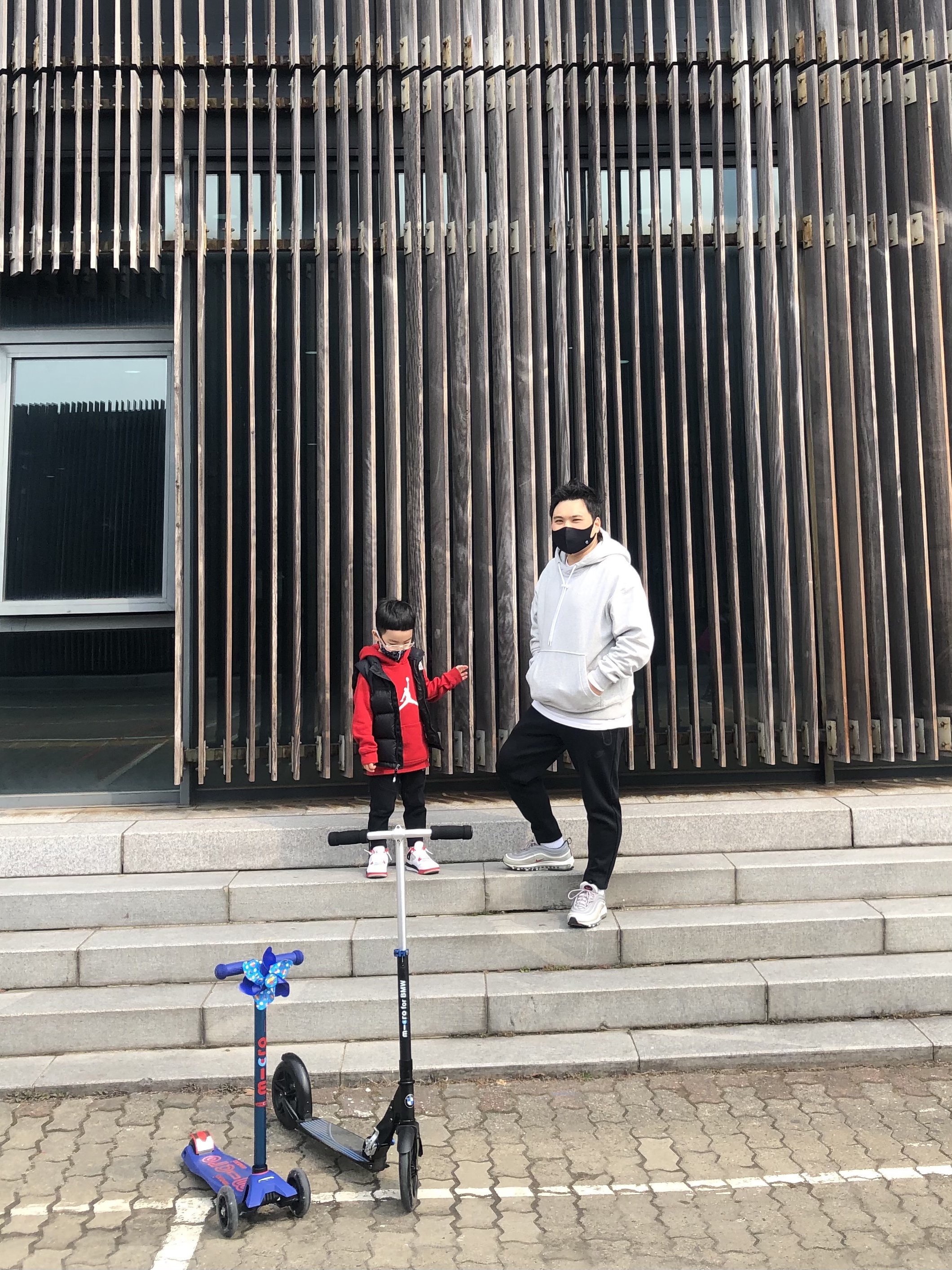(PS) Jordan 4 Retro OG Fire Red 2020, Nike M NRG Hoodie Grey Heather 착용 스타일