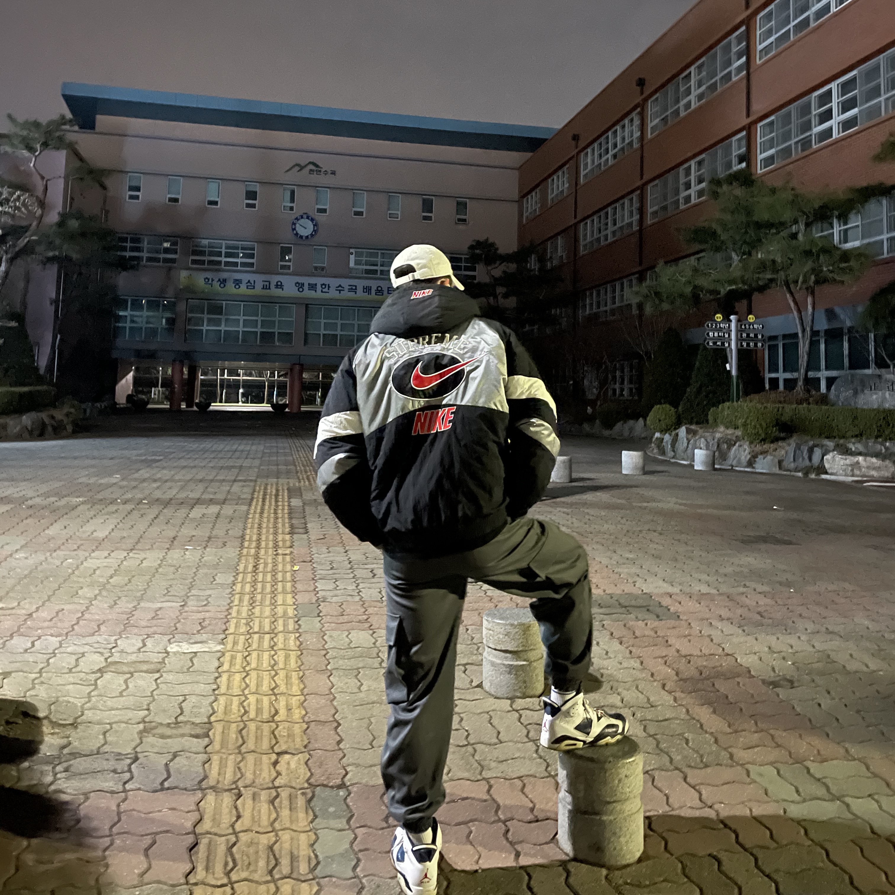 Supreme x Nike Hooded Sport Jacket Silver - 19SS, Jordan 6 Retro Olympic Sydney 2000 착용 스타일 - 2