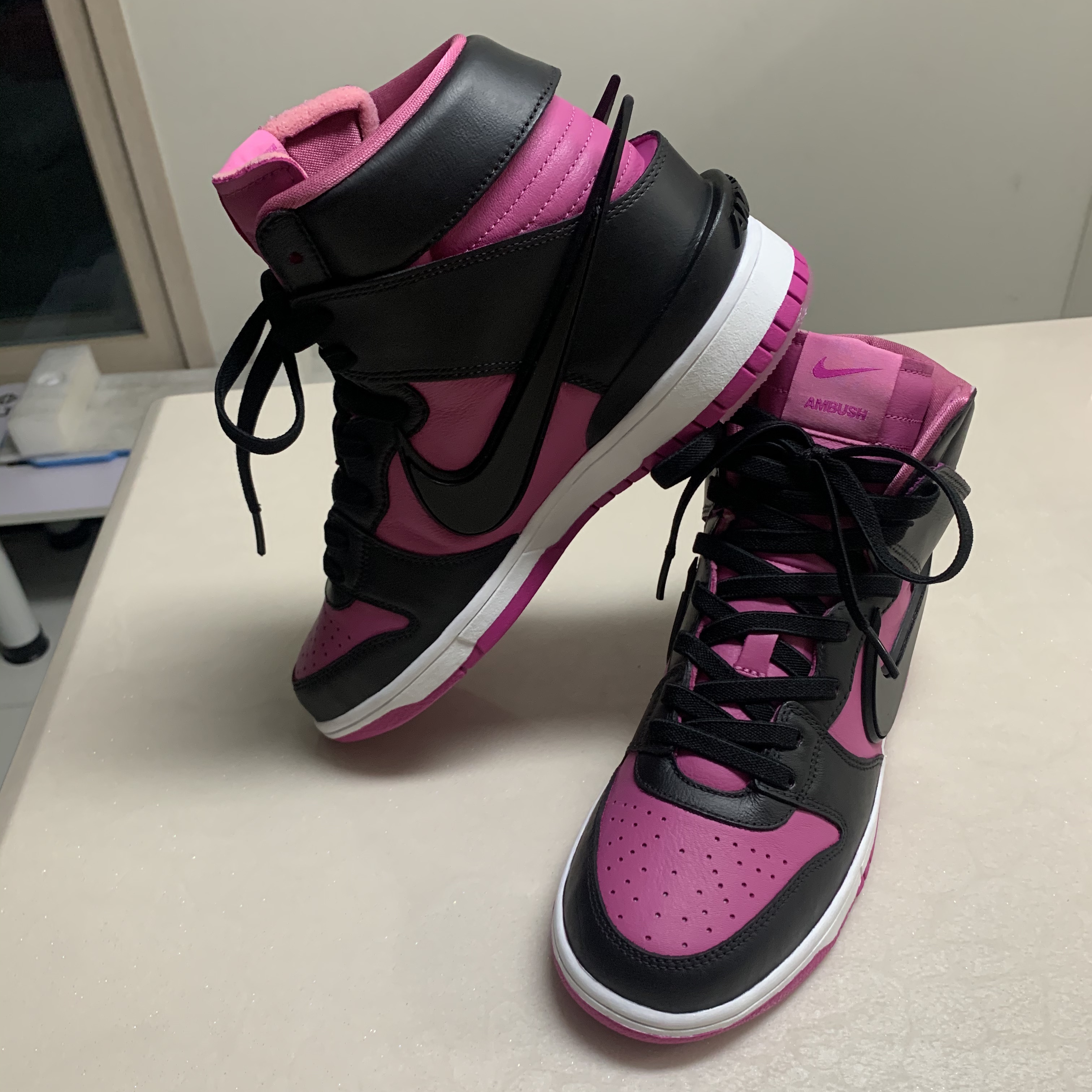 Nike x Ambush Dunk High Cosmic Fuchsia 착용 스타일 - 4