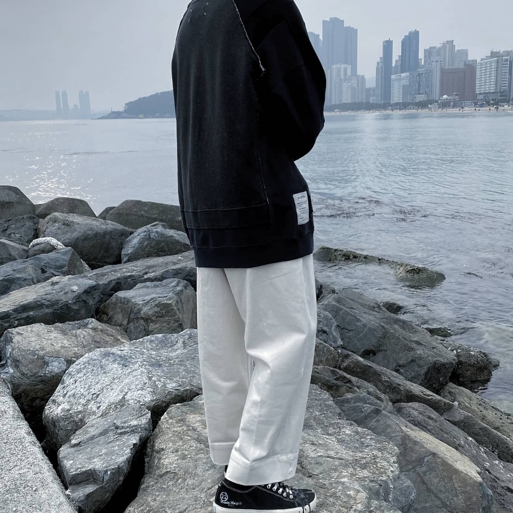 Maison Margiela Tabi Paint Drop Sneakers Black 착용 스타일
